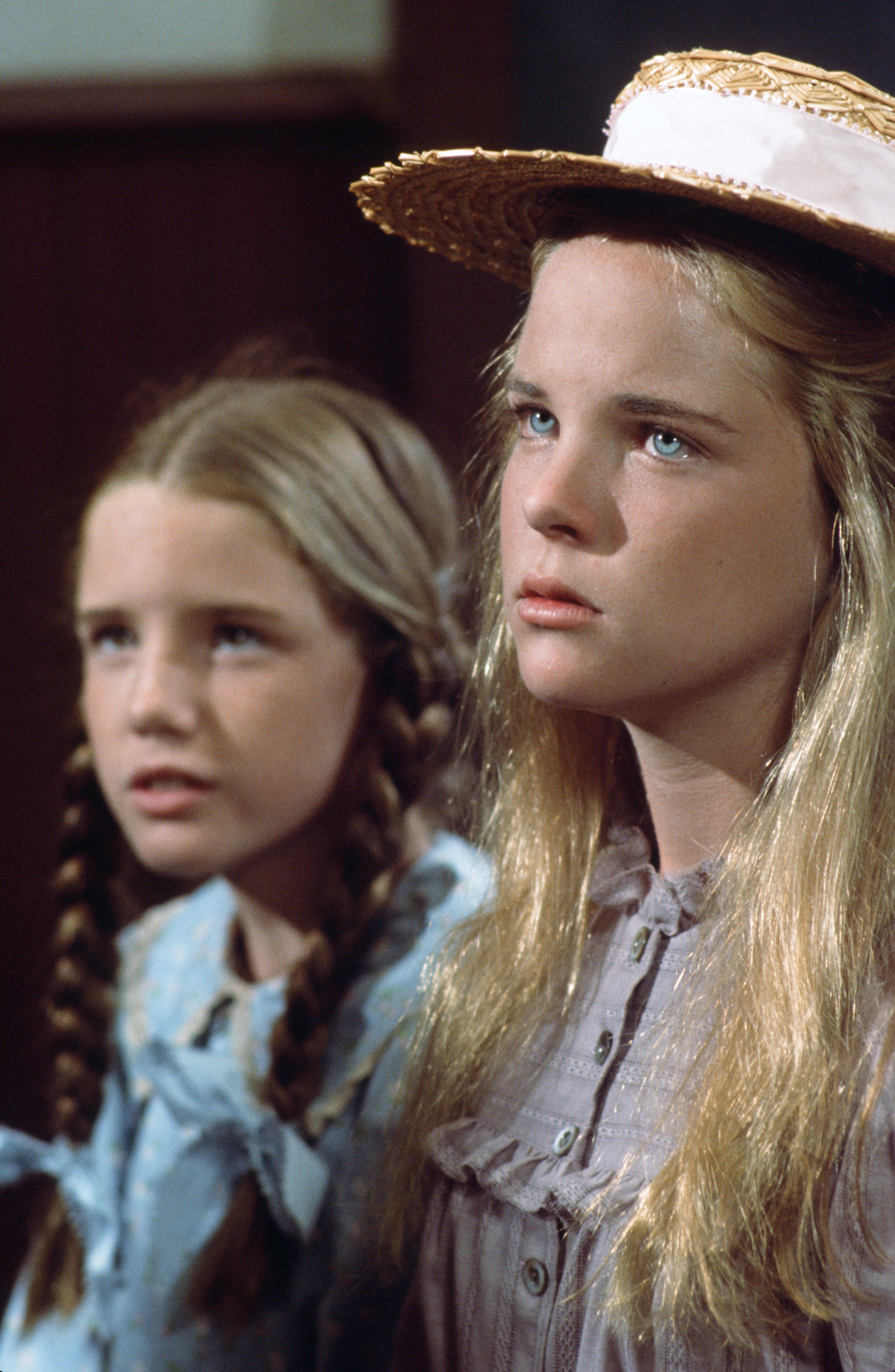 Melissa Gilbert as Laura Ingalls, Melissa Sue Anderson as Mary Ingalls in 1976. | Source: Getty Images