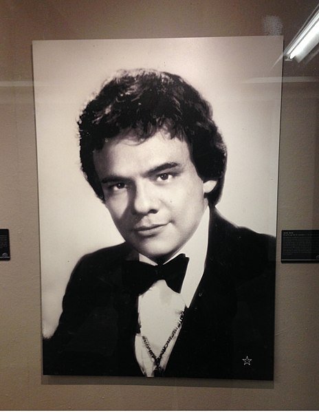 Retrato de "El príncipe de la canción" durante los inicios de su carrera musical. | Foto: Wikimedia Commons Retrato de "El príncipe de la canción" durante los inicios de su carrera musical. | Foto: Wikimedia Commons