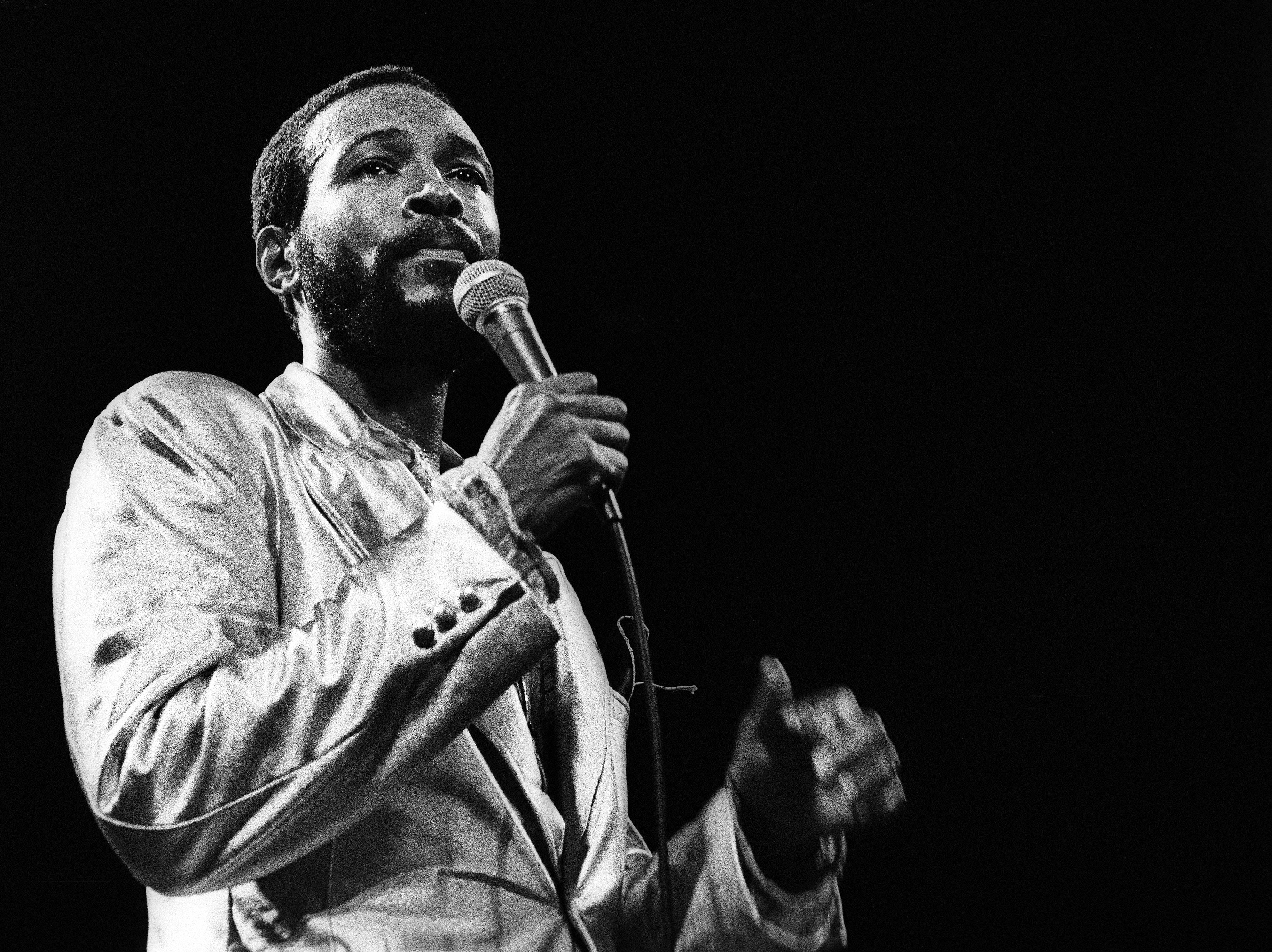 Marvin Gaye performs on stage at De Doelen, Rotterdam, Netherlands, 1st July 1980. | Source: Getty Images