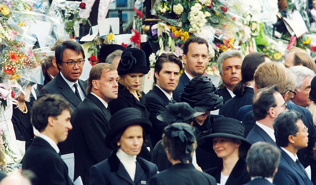 Entre los que asistieron al funeral de Diana, Princesa de Gales estaban Tom Hanks, Tom Cruise y Nicole Kidman. | Foto: Getty Images.