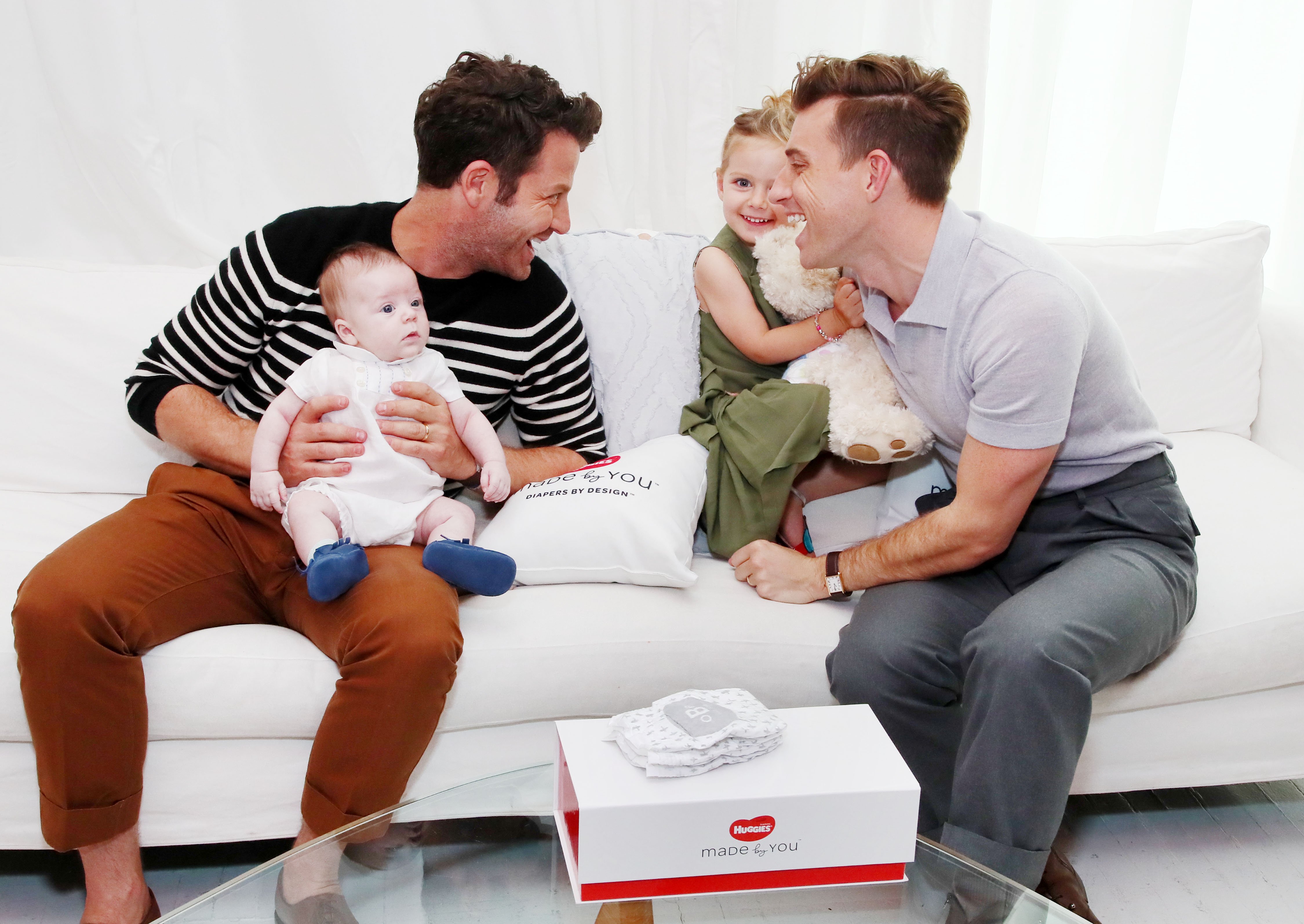 Nate Berkus and Jeremiah Brent and their children, Poppy and Oskar. | Source: Getty Images