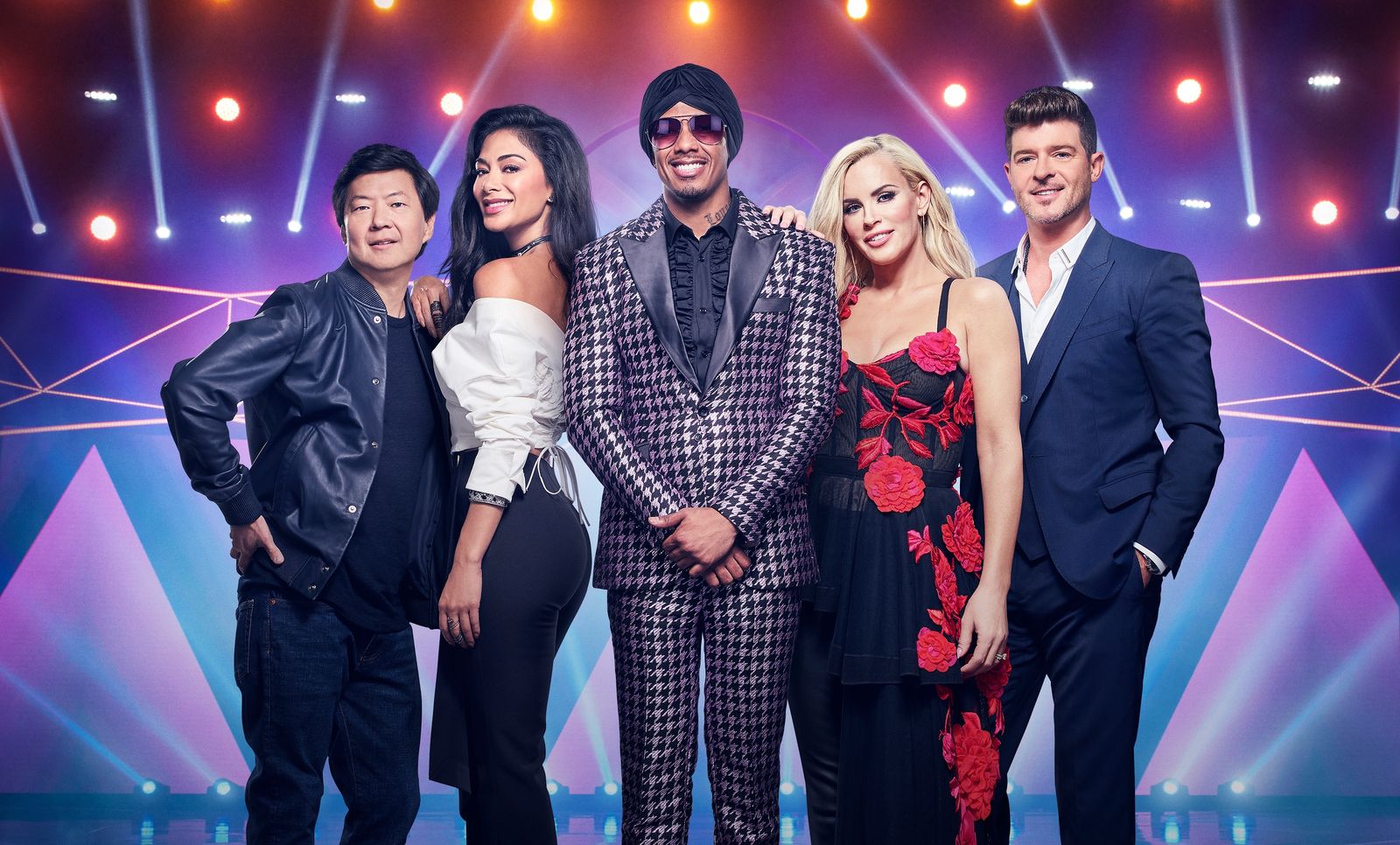 Ken Jeong, Nicole Scherzinger, Nick Cannon, Jenny McCarthy, and Robin Thicke in "The Masked Singer" on June 13, 2018 | Photo: FOX Image Collection/Getty Images