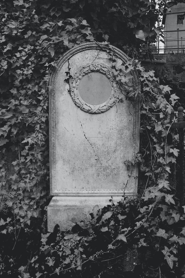 Une tombe au cimetière du Père-Lachaise. l Source : Unsplash