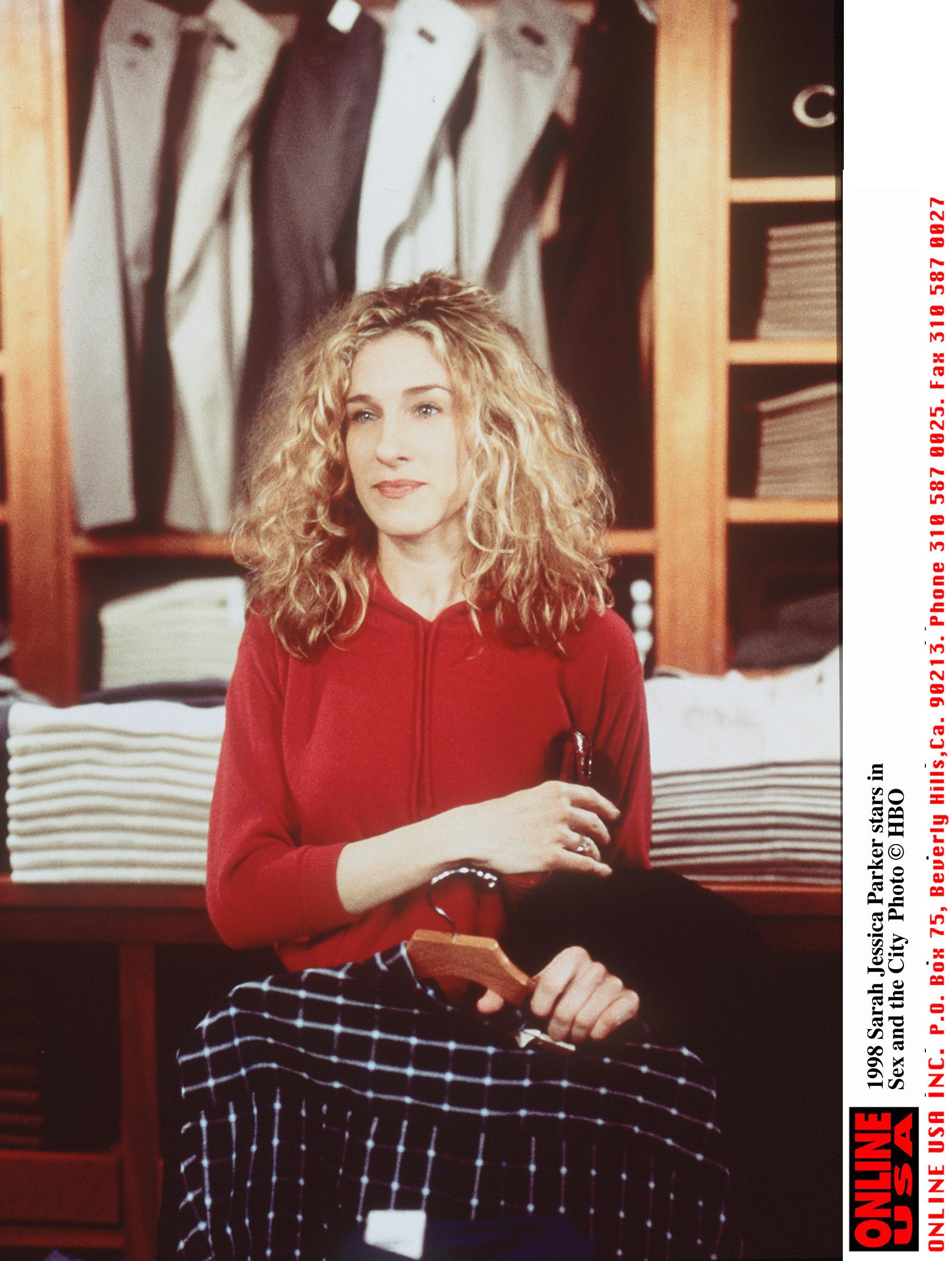 Sarah Jessica Parker stars in "Sex and the City" in 1998 | Source: Getty Images