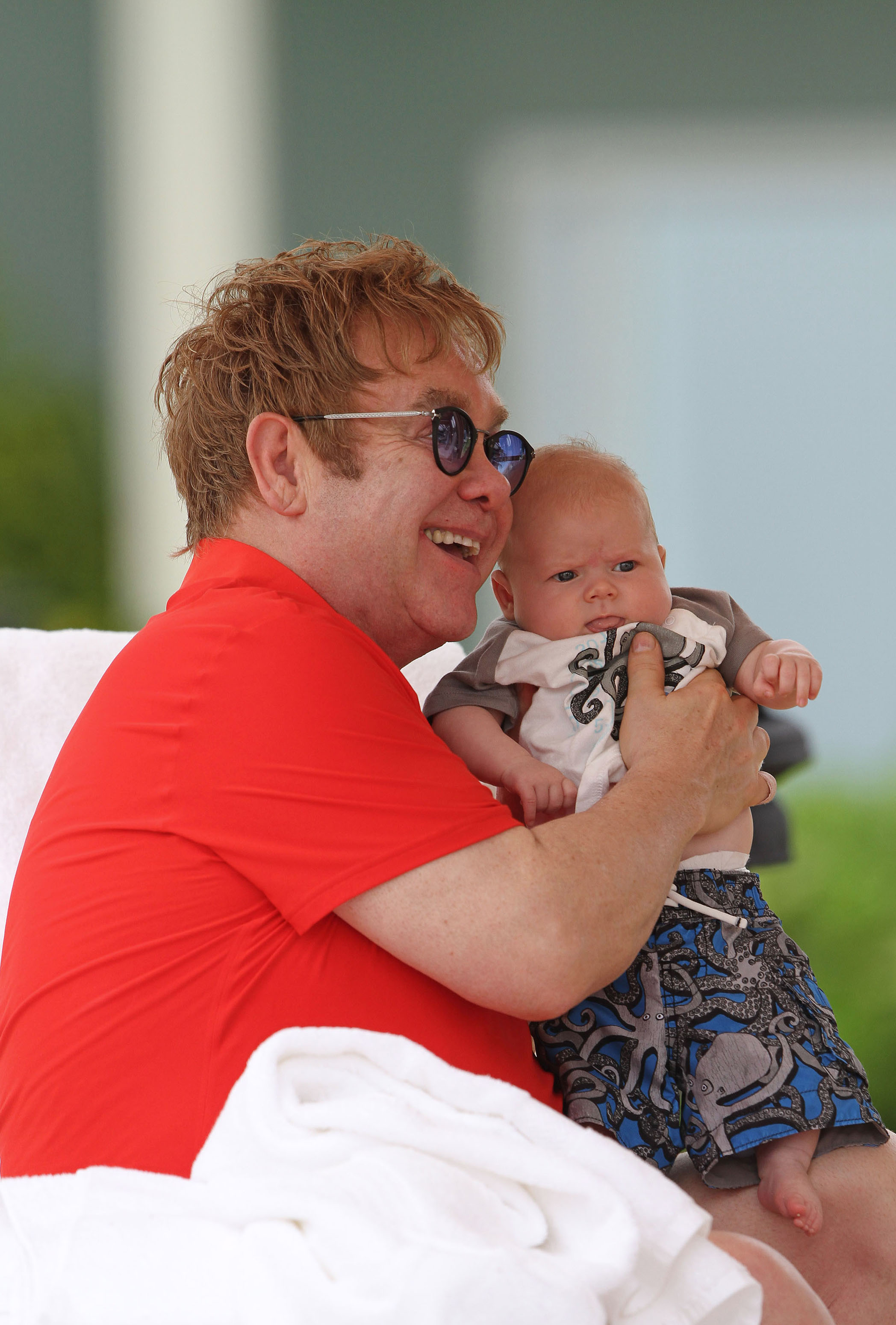 Elton John andhis son Zachary in Hawaii in 2021 | Source: Getty Images