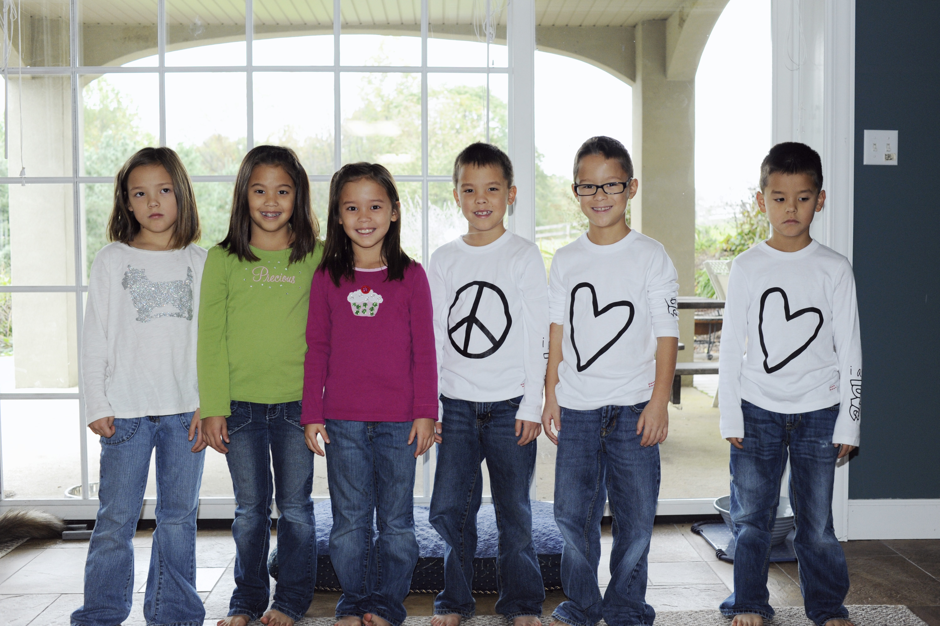 Six of Jon and Kate Gosselin's eight children photographed in 2012. | Source: Getty Images