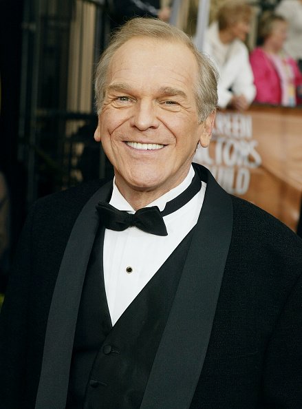 John Spencer on February 22, 2004 at the Shrine Auditorium, in Los Angeles, California. | Photo: Getty Images John Spencer on February 22, 2004 at the Shrine Auditorium, in Los Angeles, California. | Photo: Getty Images