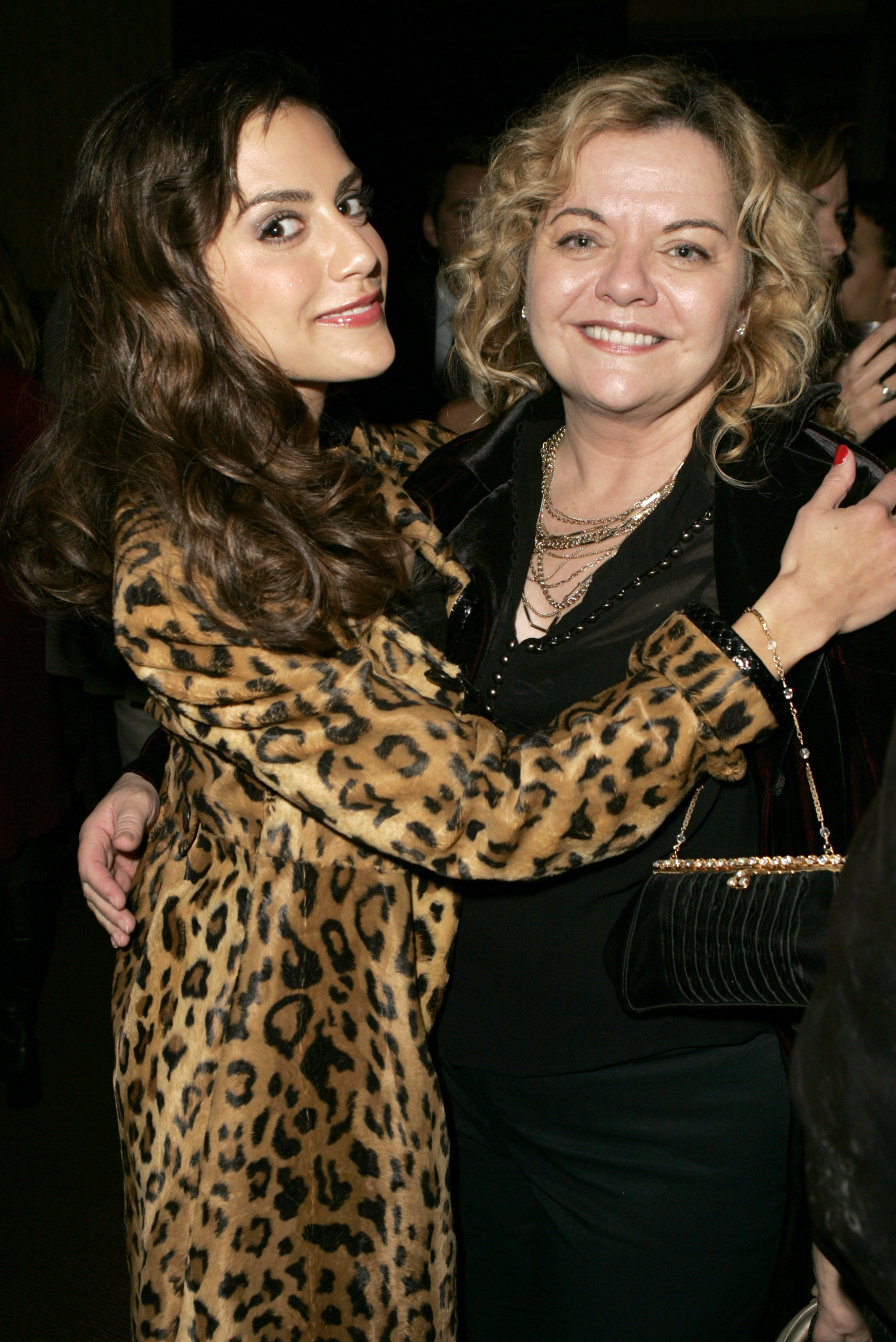 Brittany and Sharon Murphy at the premiere lounge on November 7, 2004, in Hollywood, California. | Source: Getty Images