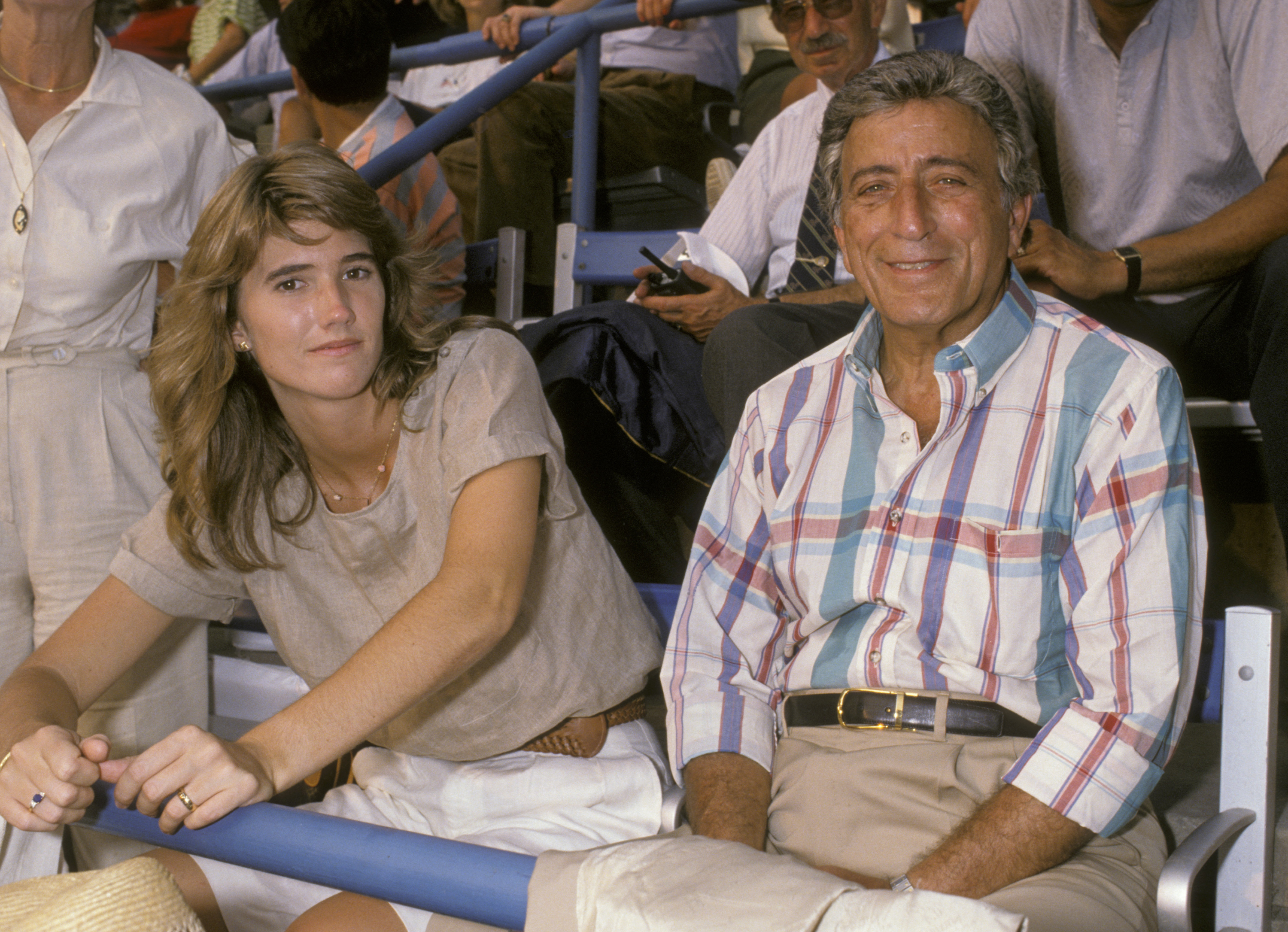 Susan Crow und Tony Bennett während der US Open 1989 im Flushing Meadow Park am 10. September 1989 in Queens, New York | Quelle: Getty Images