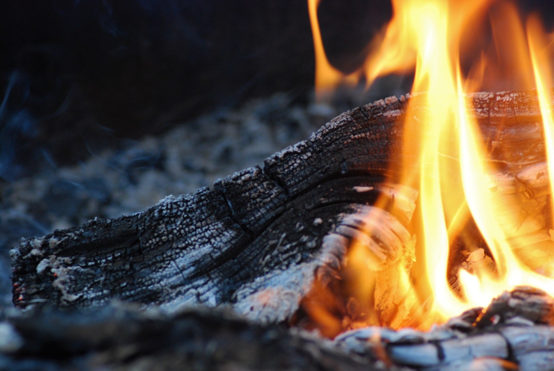 OP had burned the man's clothes. | Source: Unsplash