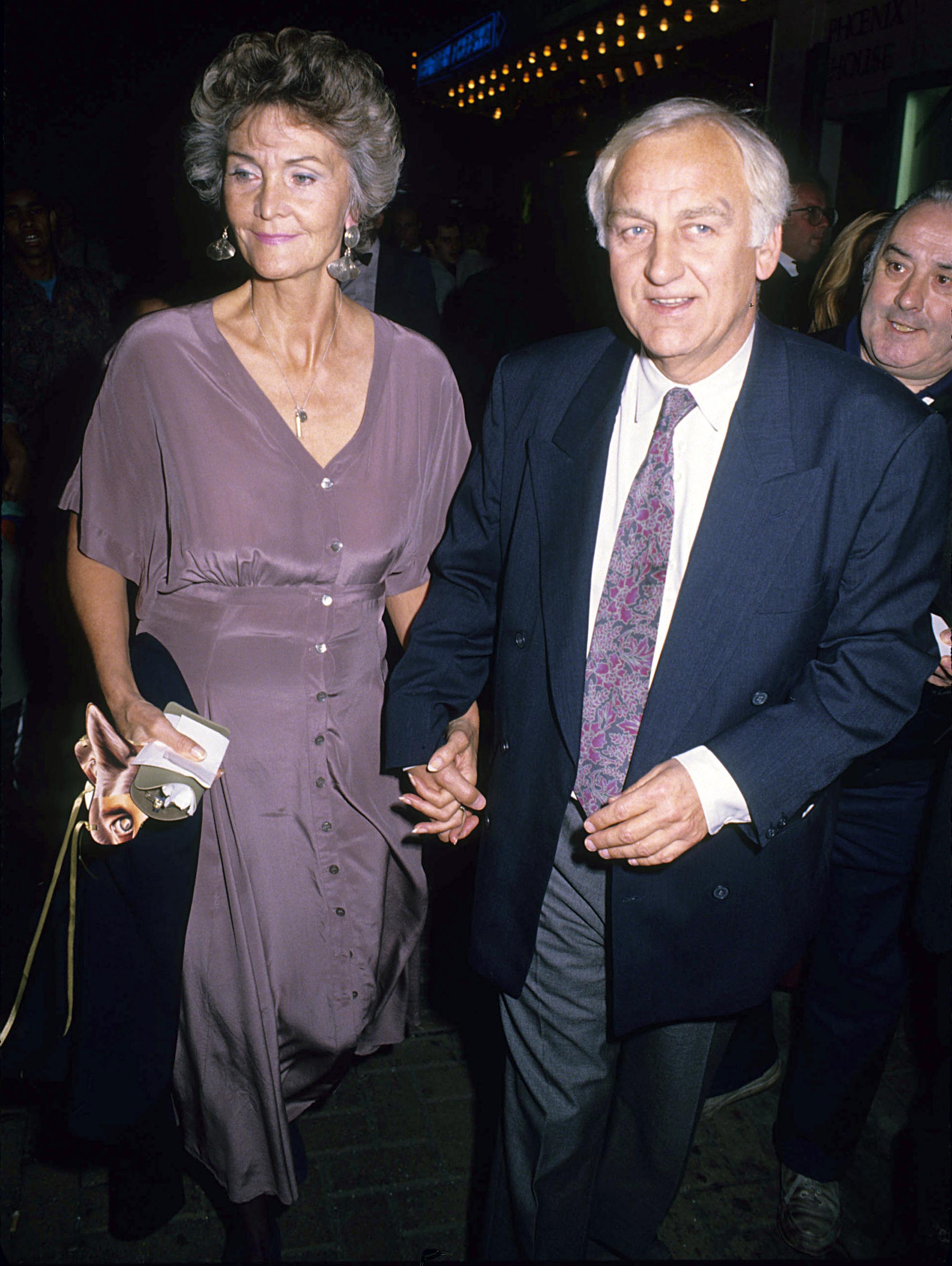 Sheila Hancock and John Thaw during "Shylock" Theatre Performance - Arrivals - July 10, 1989 | Photo: Getty Images