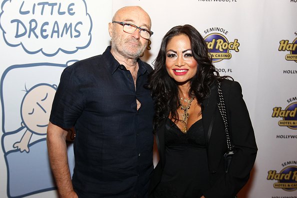 Phil Collins et Orianne Cevey assistent à la conférence de presse de la fondation Little Dreams au LBar du Seminole Hard Rock Hotel & Casino Hollywood le 4 mars 2016 à Hollywood. | Photo : Getty Images