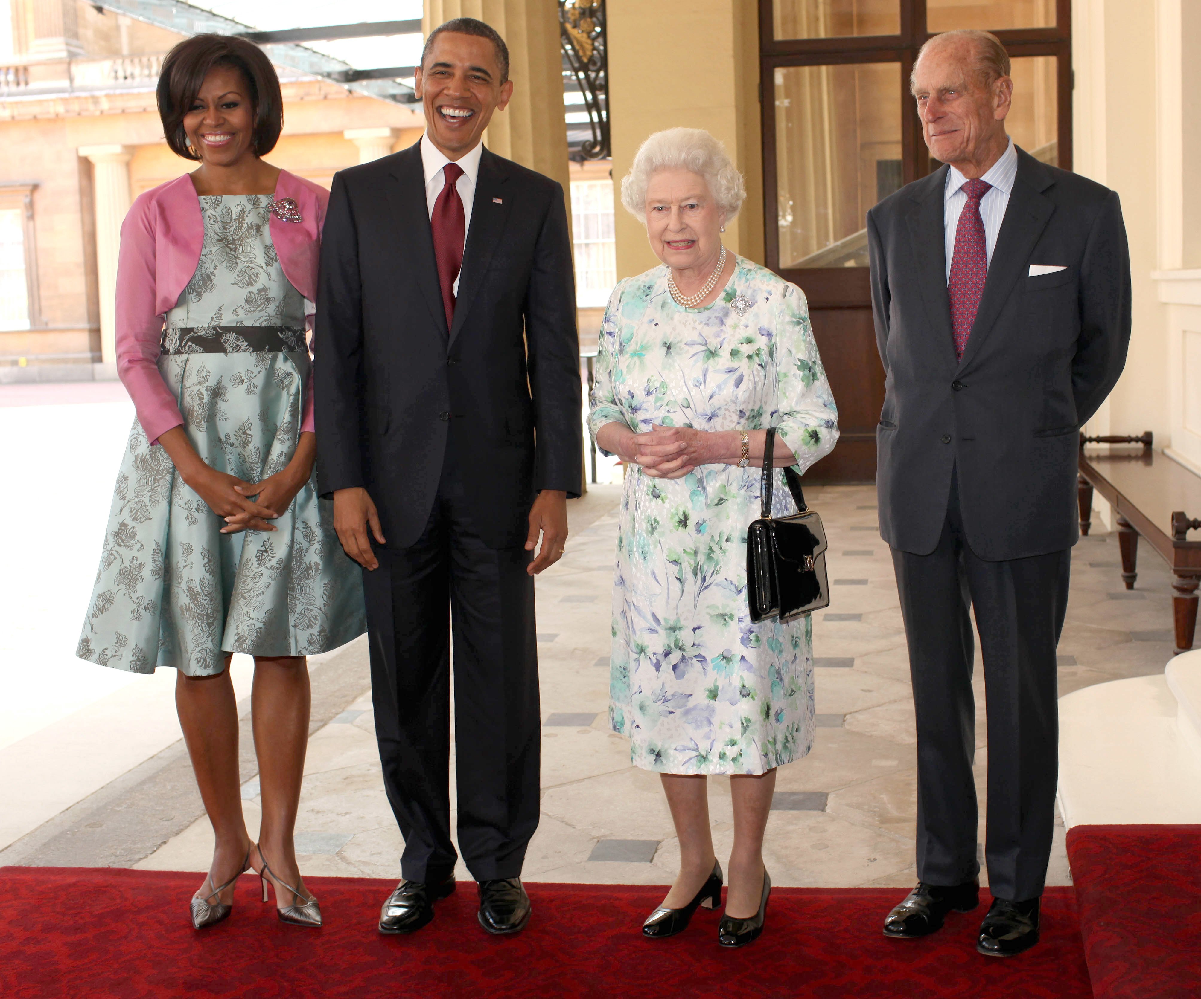 Former President Barack Obama, Michelle Obama, Queen Elizabeth II and Prince Philip, pose for a photograph at Buckingham Palace on May 24, 2011 in London, England. | Photo: Getty Images