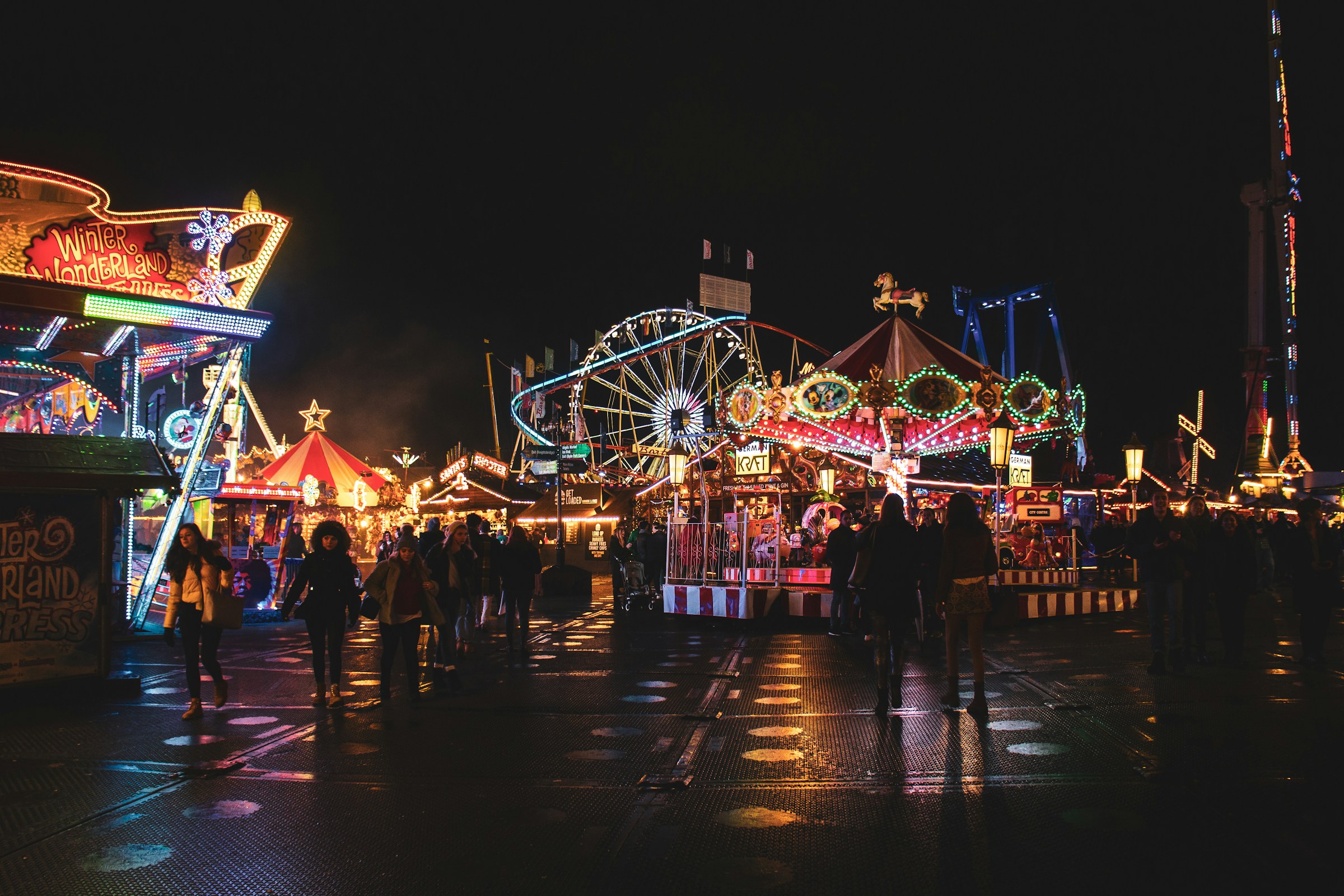 A carnival at night | Source: Unsplash