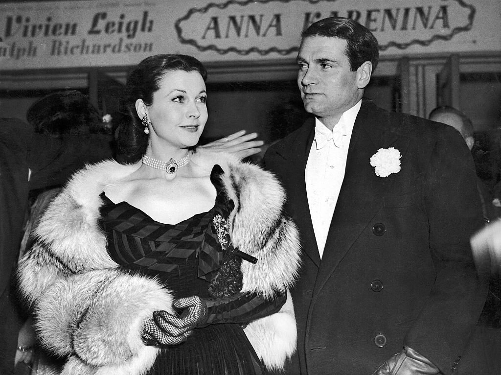British couple Vivien Leigh and Sir Laurence Olivier at the premiere of the film "Anna Karenina" at Leicester Square Garden on January 22, 1948 in London, United Kingdom | Photo: Getty Images