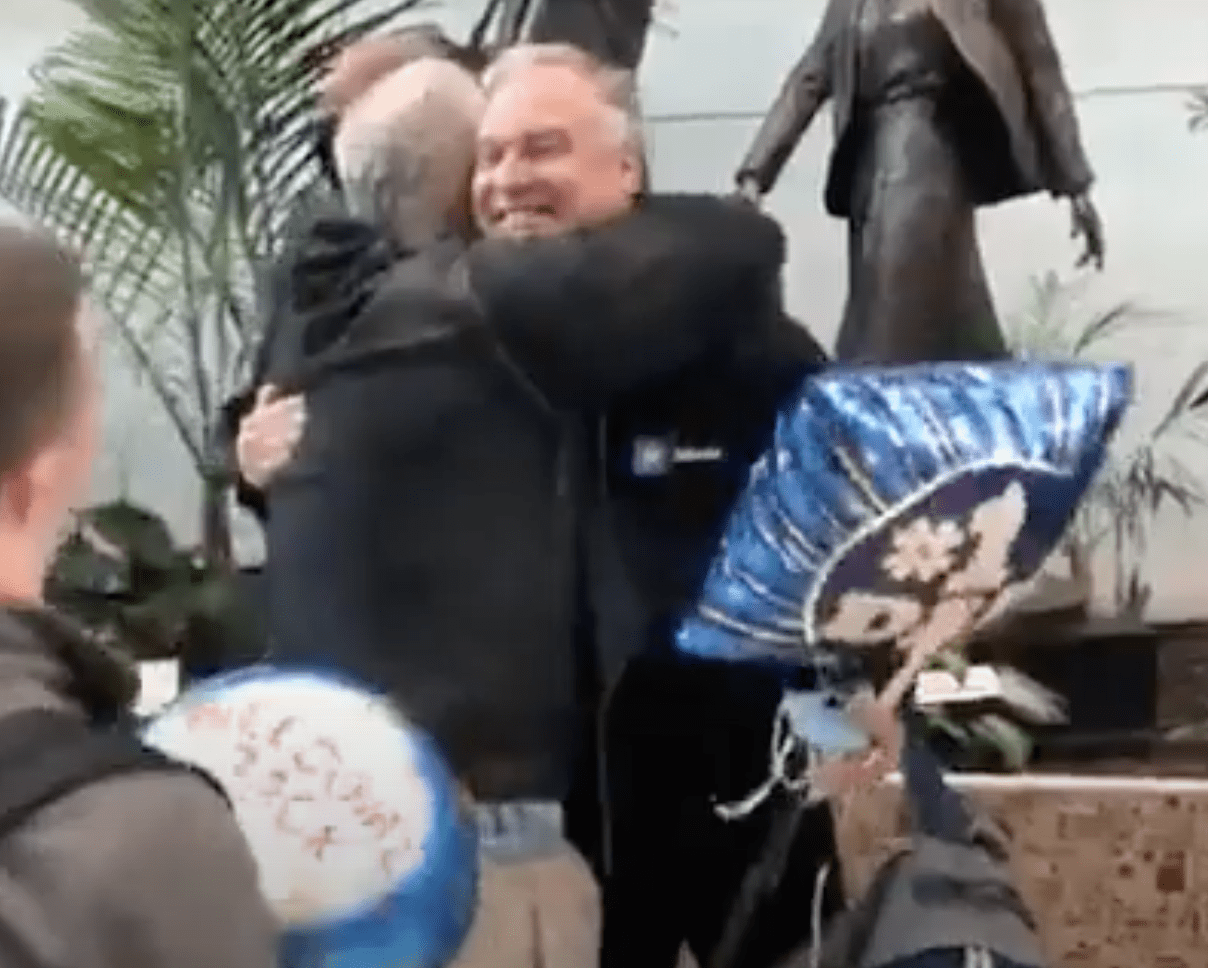 Father finally reuniting with his son after 57 years. | Photo: youtube.com/WPDENewsChannel15