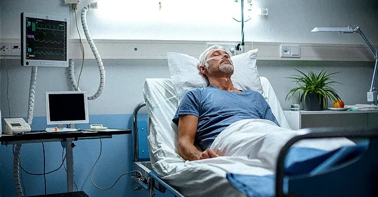 Le bonheur conjugal de ce couple âgé sera bientôt interrompu par l'état de santé catastrophique du mari. | Photo : Shutterstock
