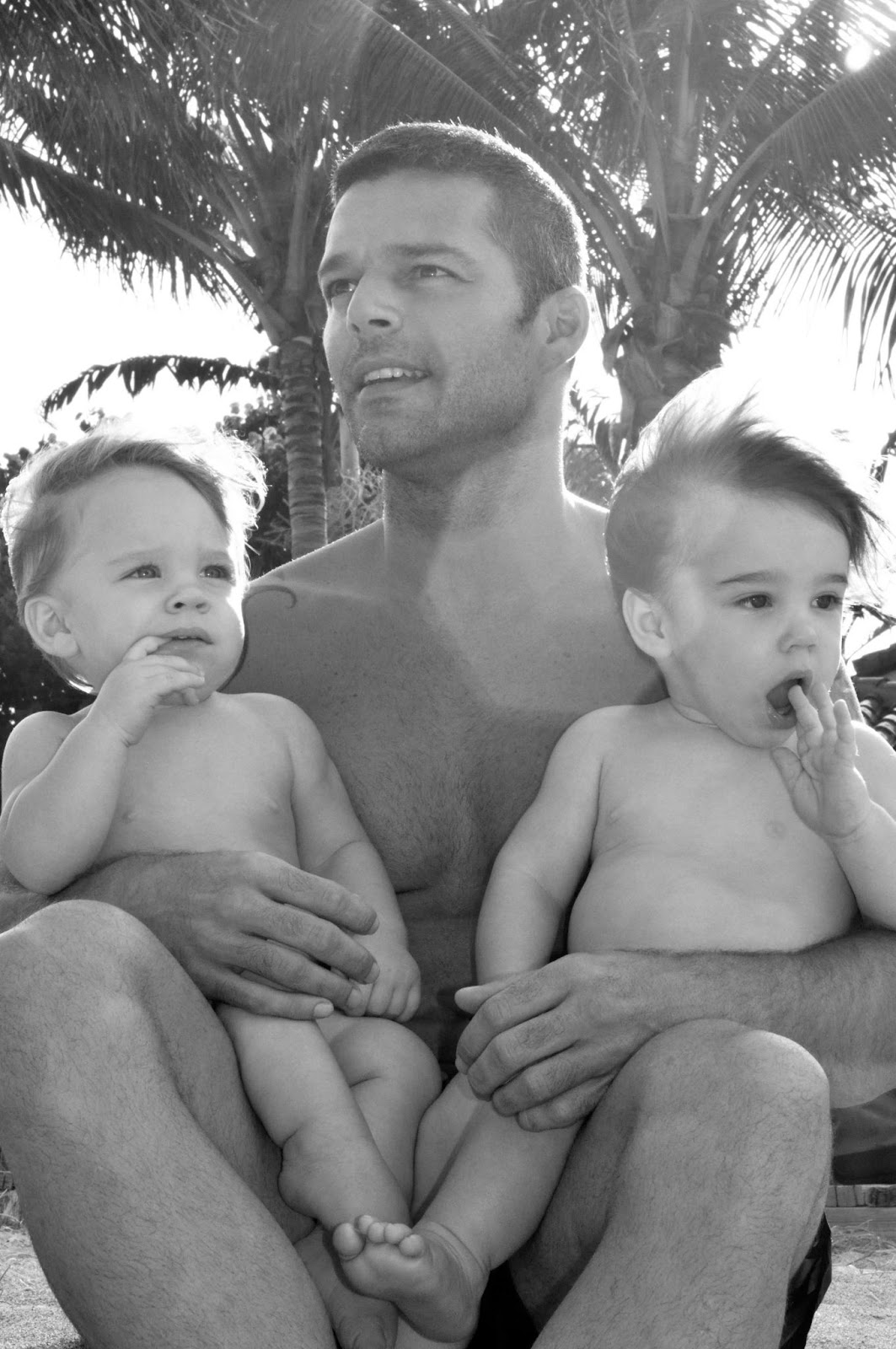 Ricky, Valentino, and Matteo Martin at a beach in Miami on August 18, 2009 | Source: Getty Images