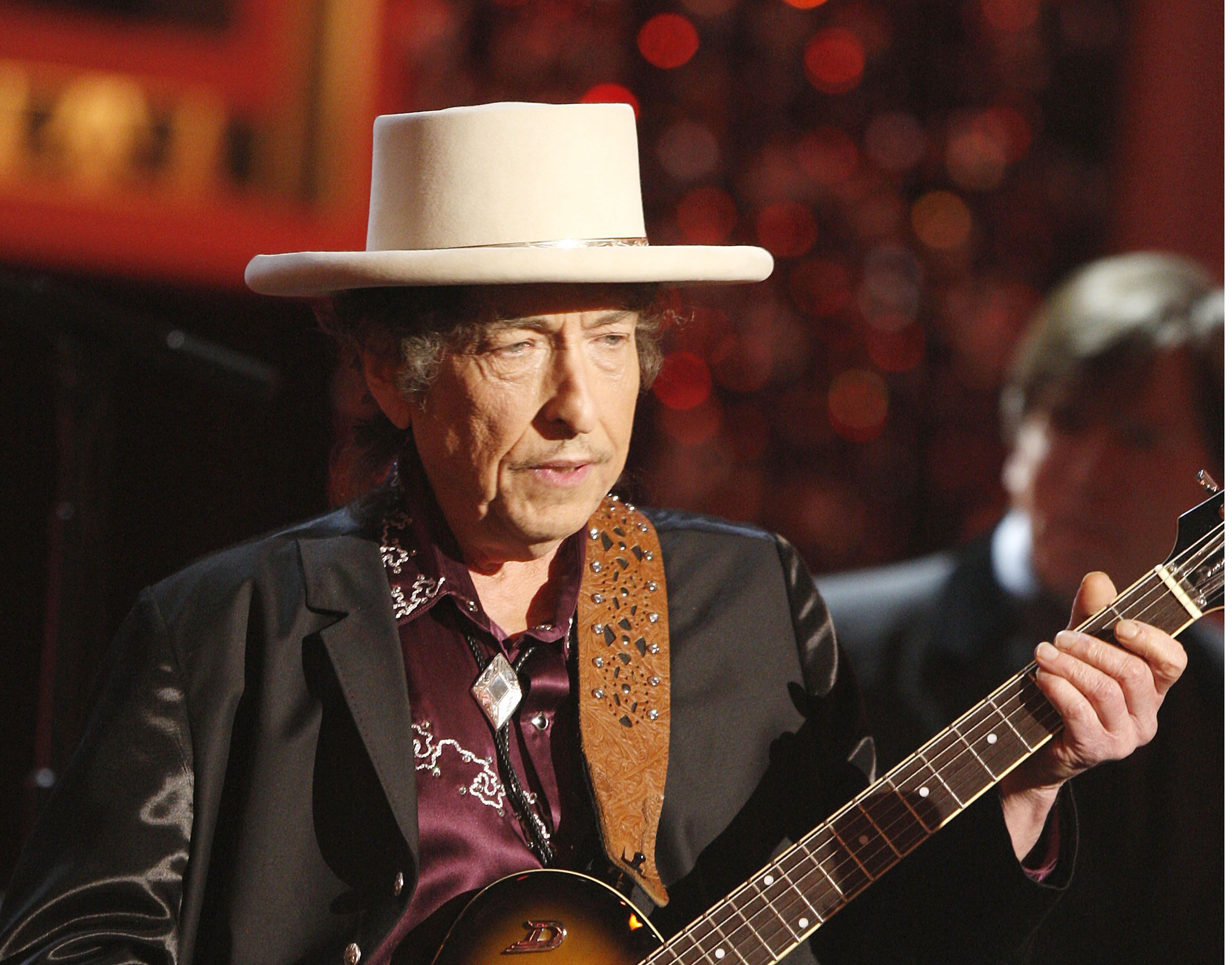 Bob Dylan Performs at the 37th AFI Life Achievement Award: A Tribute to Michael Douglas in 2009 in Culver City, California | Source: Getty Images