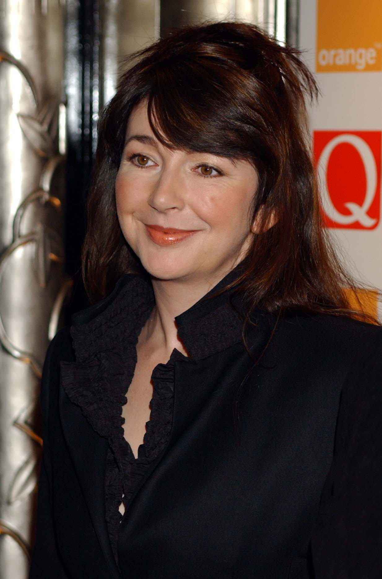 Singer Kate Bush arrives at the Park Lane Hotel, Mayfair London for the 2001 'Q' Magazine annual music awards | Photo: Getty Images