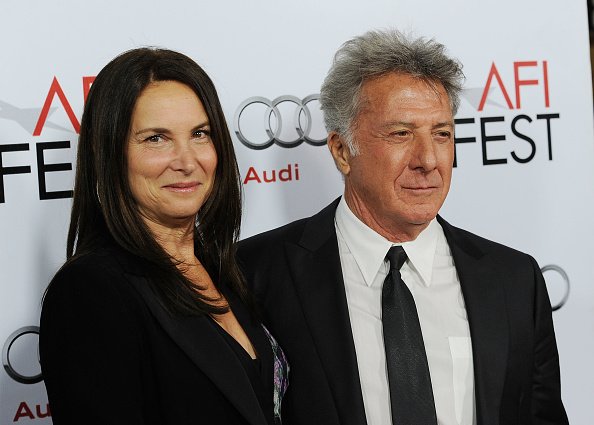 Dustin Hoffman and Lisa Gottsegen arrive at "Barney's Version" screening on November 6, 2010, in Hollywood, California. | Source: Getty Images.