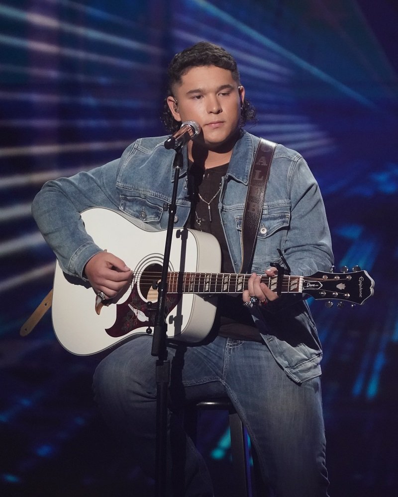 Caleb Kennedy during an episode of "American Idol" in May 2021 | Photo: Getty Images