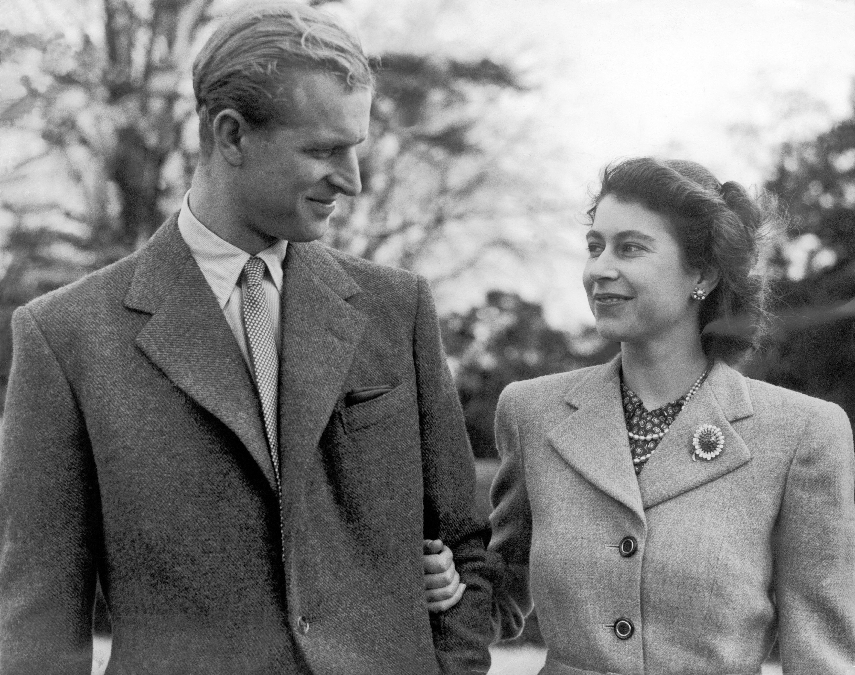 Queen Elizabeth and Prince Philip make a charming picture when they specially posed for the camera at Broadlands, Romsey, where they spent their honeymoon. | Source: Getty Images