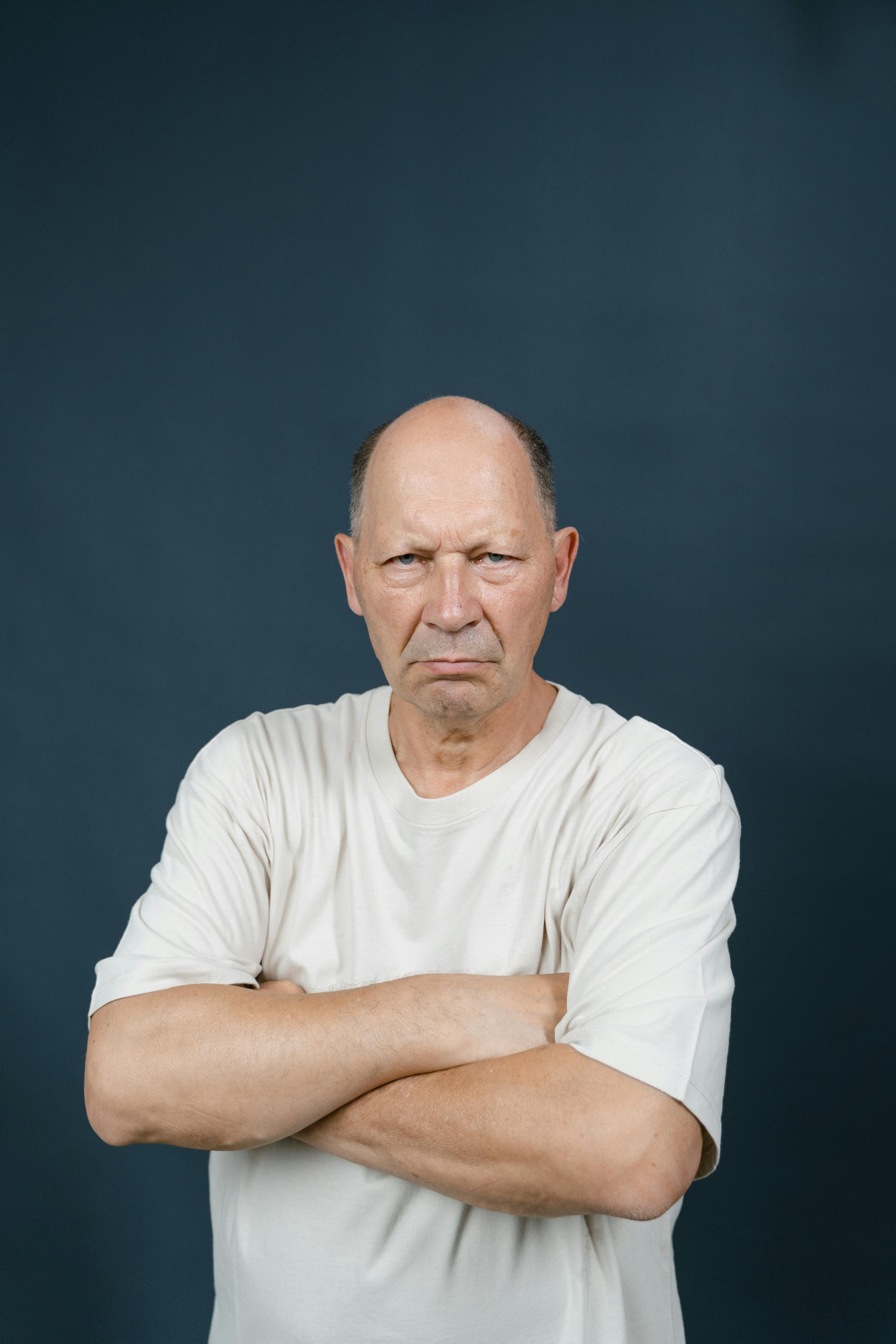 An angry middle-aged man | Source: Pexels