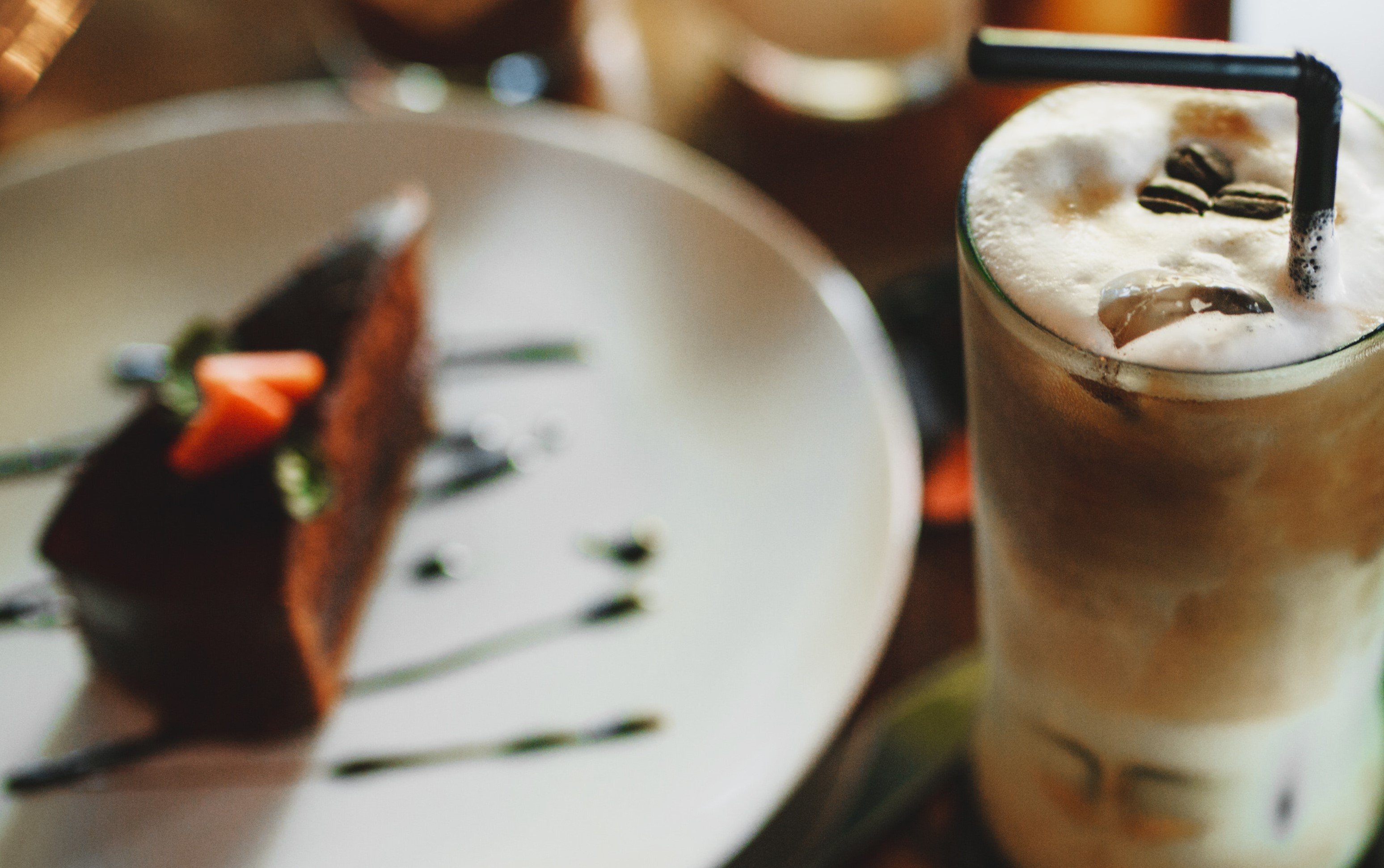 Adam ordered a slice of chocolate cake & a milkshake for the little girl and nothing for himself. | Source: Pexels