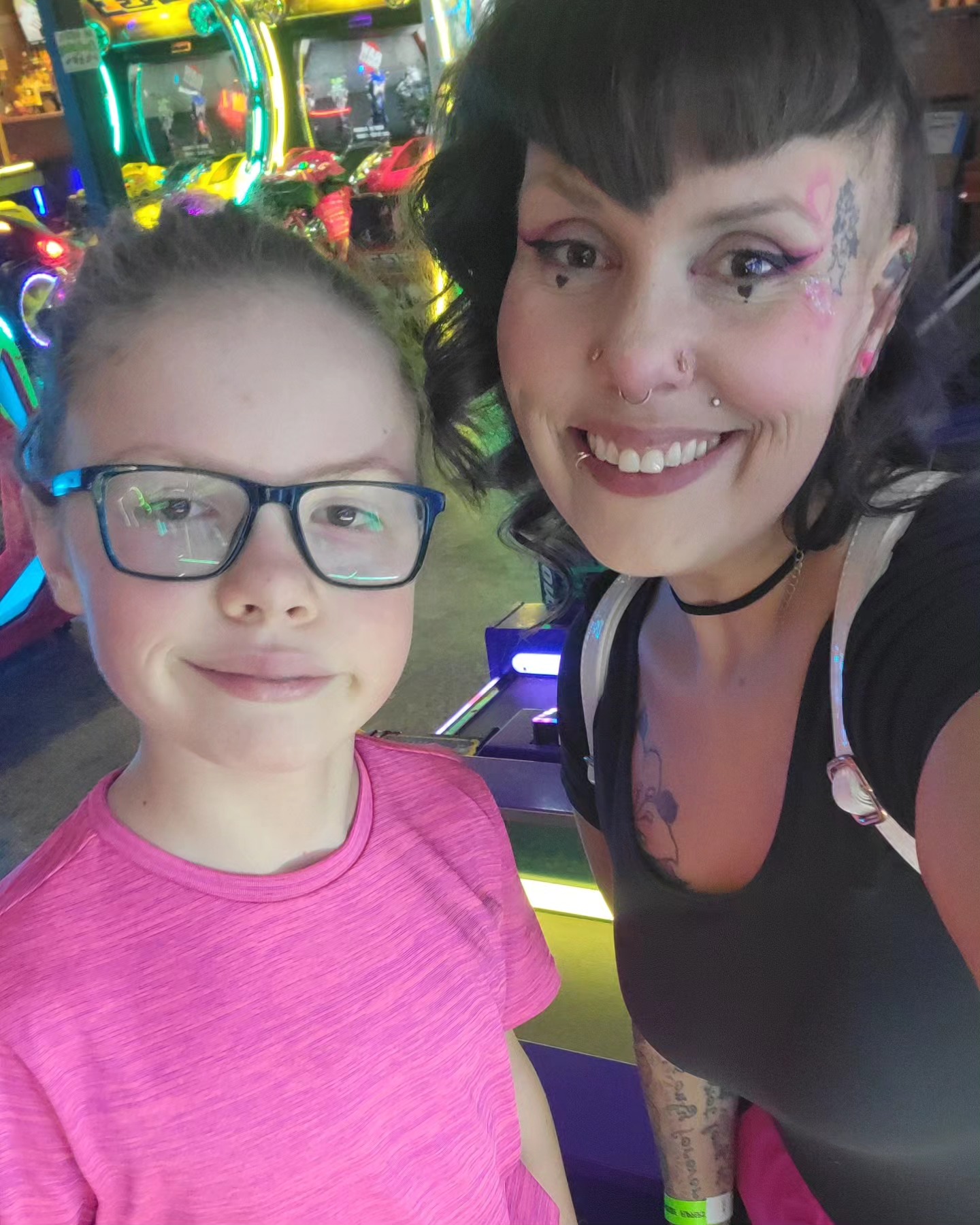 Theresa McIntosh and her son Havoc Leone taking a selfie, from a post dated February 15, 2024 | Source: Facebook/Theresa Leela