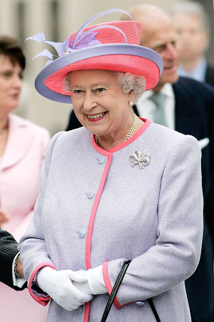 Queen Elizabeth II at the State Capitol Building on the first day of her USA tour on May 3, 2007 in Richmond | Photo: Getty Images