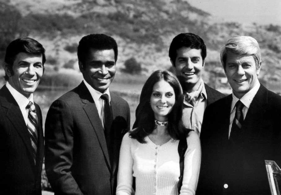 Greg Morris with the cast of "Mission: Impossible" in 1970 | Photo: Wikimedia Commons Images Greg Morris with the cast of "Mission: Impossible" in 1970 | Photo: Wikimedia Commons Images