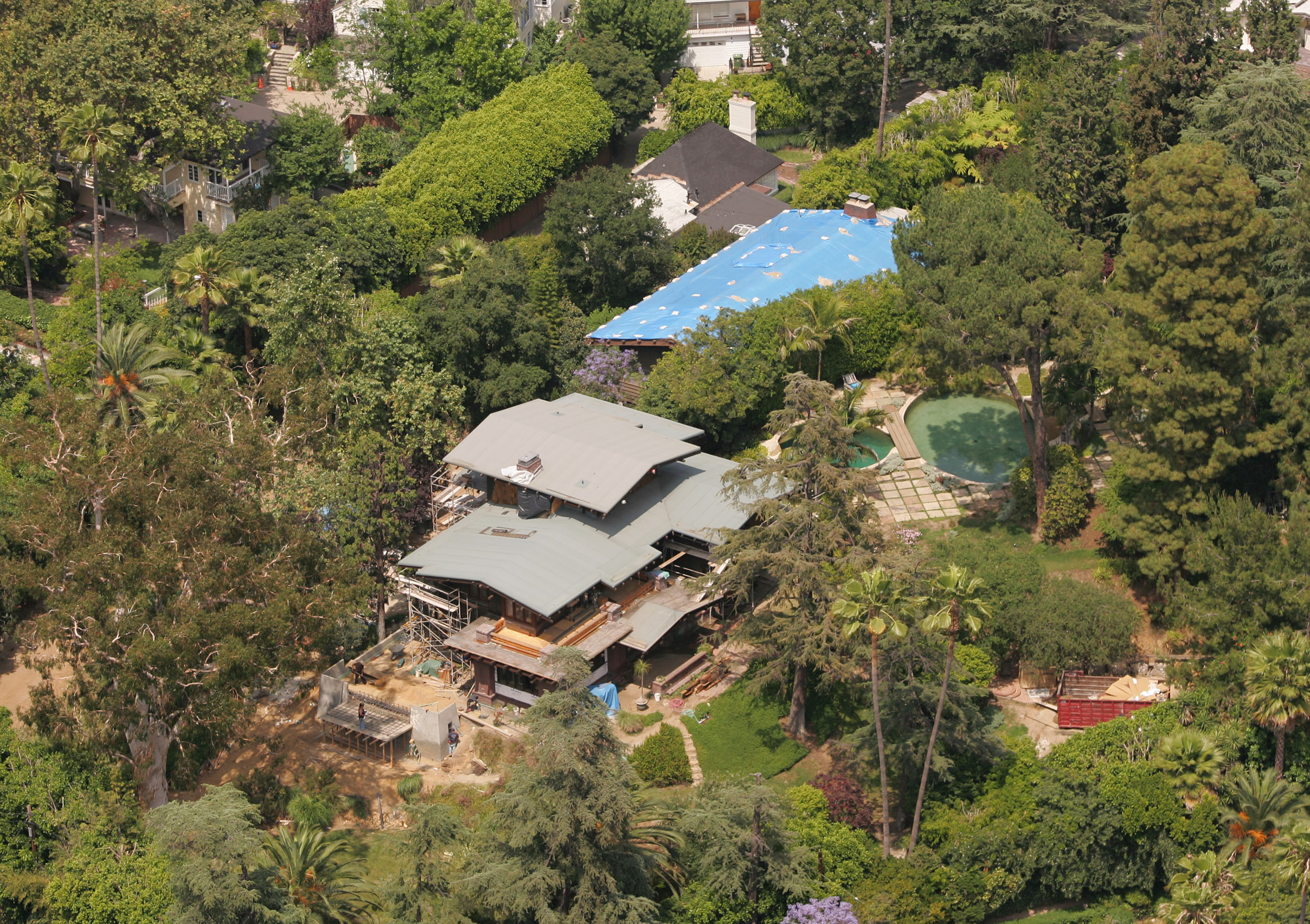 An aerial view of Brad Pitt's home in 2006 | Source: Getty Images