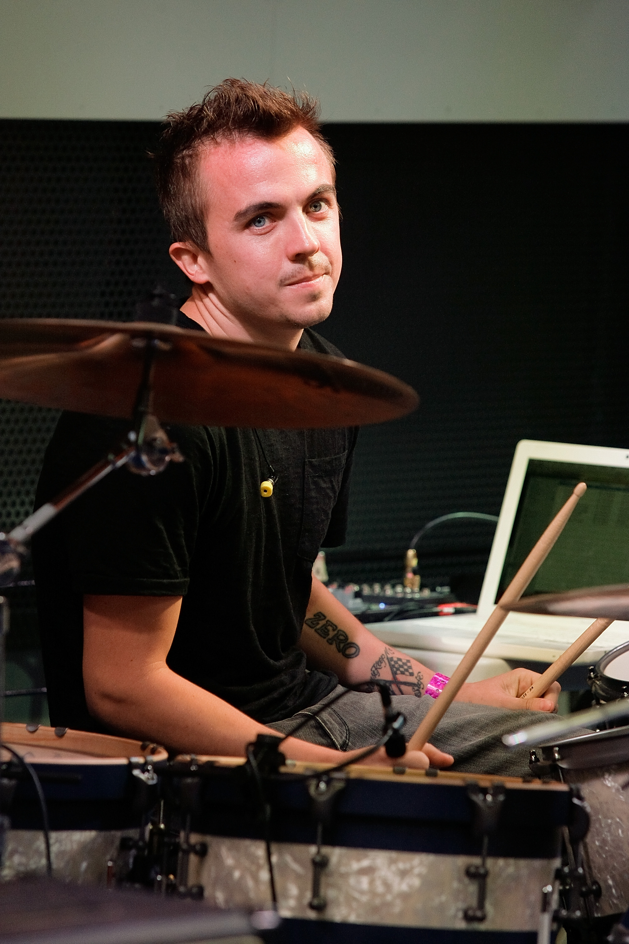 Frankie Muniz of You Hang Up performing at the Universal CityWalk Celebrity Band Saturday Concerts on August 14, 2010, in Universal City, California. | Source: Getty Images