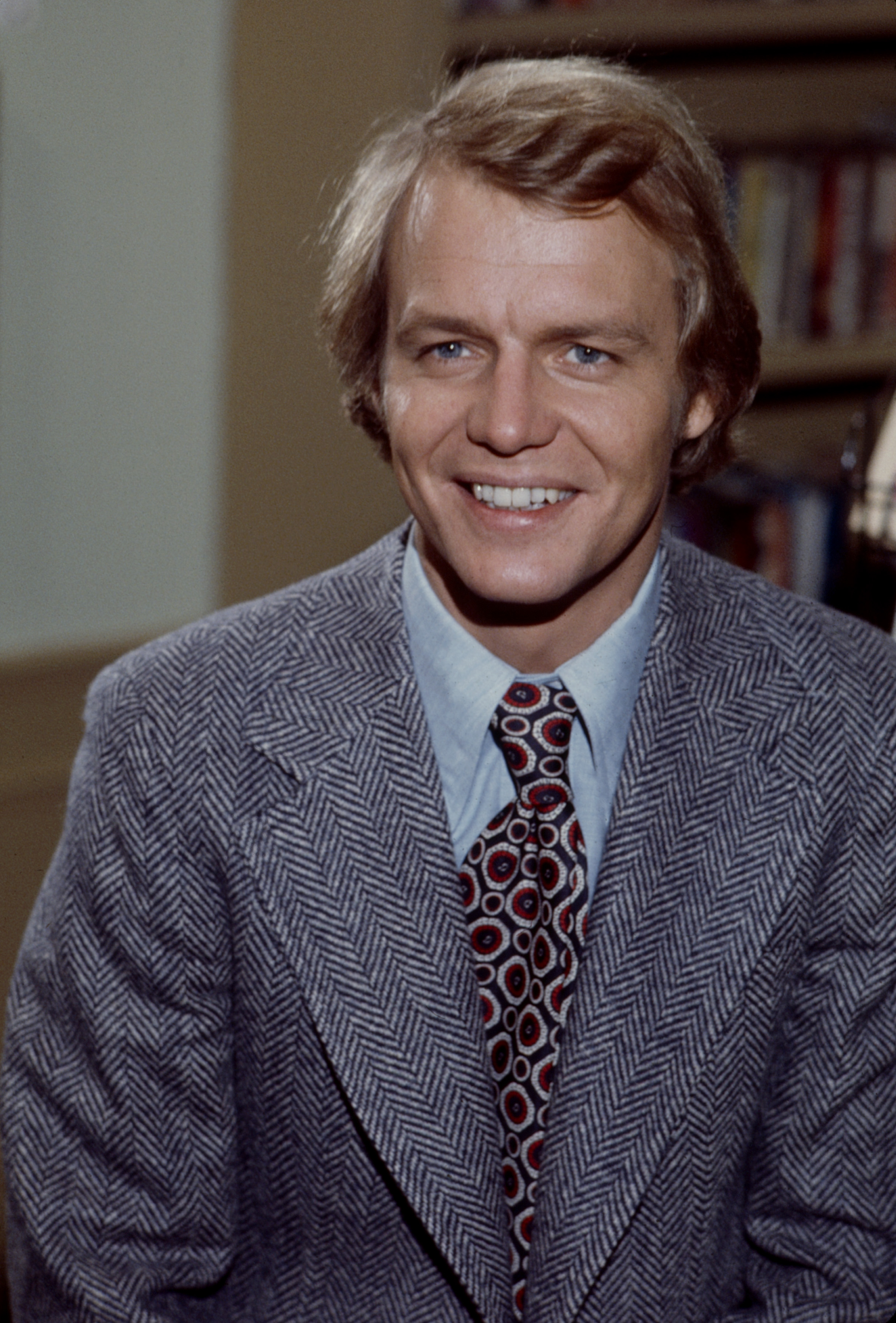 David Soul on the "Owen Marshall, Counselor at Law" set in 1974. | Source: Getty Images