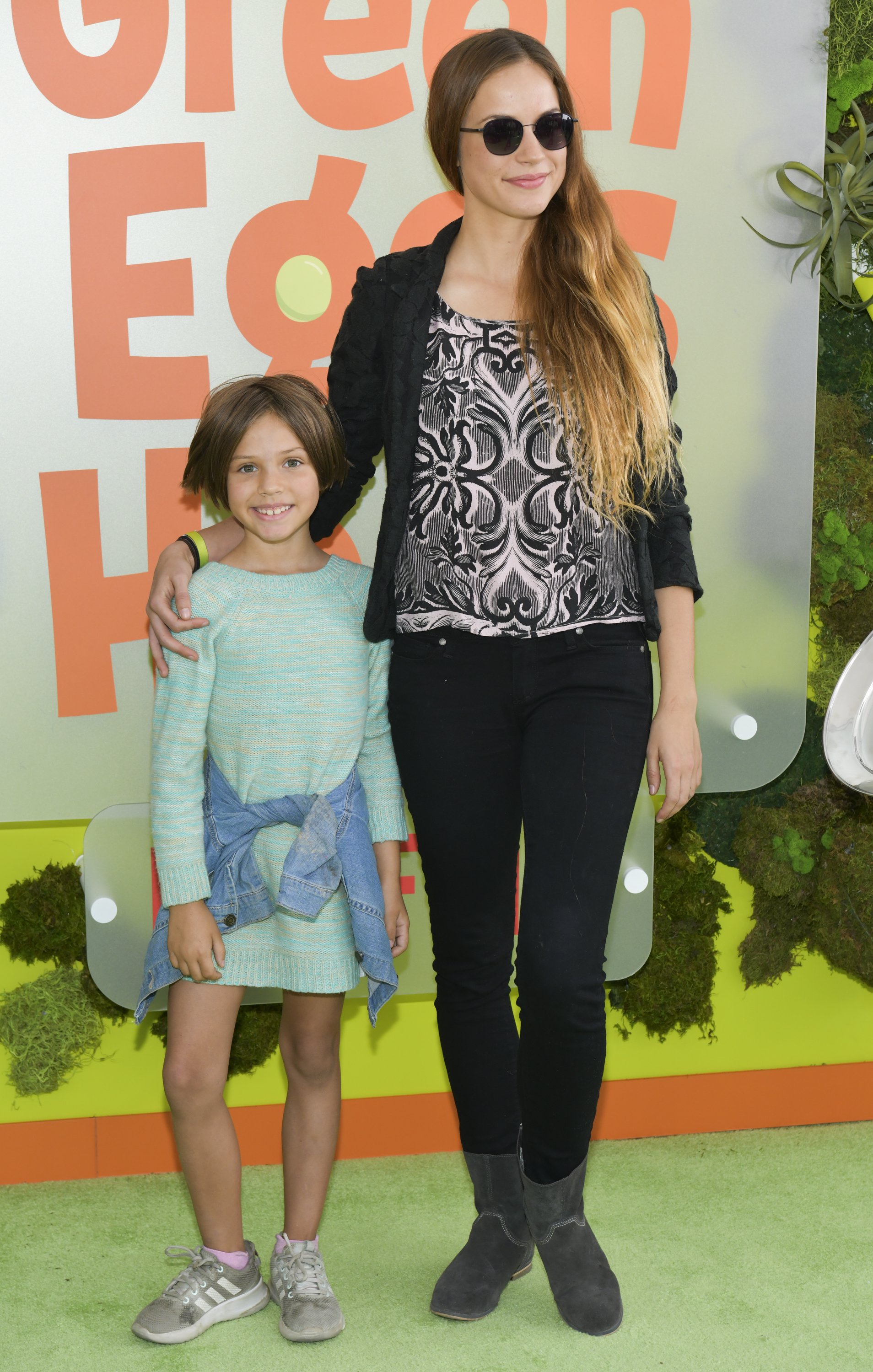 Alexis and Kai Knapp attend the Premiere of Netflix's "Green Eggs and Ham" at Hollywood American Legion on November 3, 2019 in Los Angeles, California. | Source: Getty Images