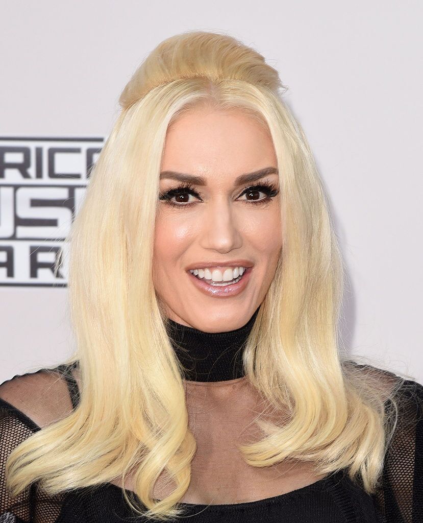  Singer Gwen Stefani of No Doubt arrives at the 2015 American Music Awards at Microsoft Theater on November 22, 2015 in Los Angeles, California | Photo: Getty Images
