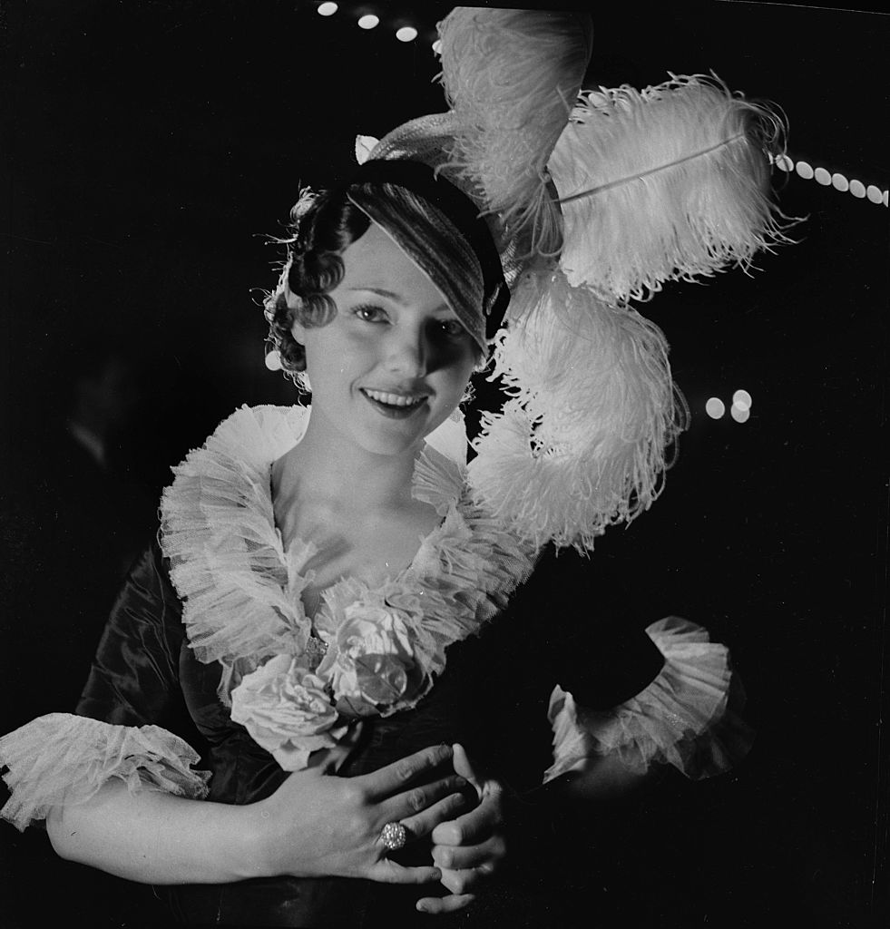 Paulette Dubost dans le bal de Toulouse-Lautrec. Paris, juin 1935. | Photo : Getty Images