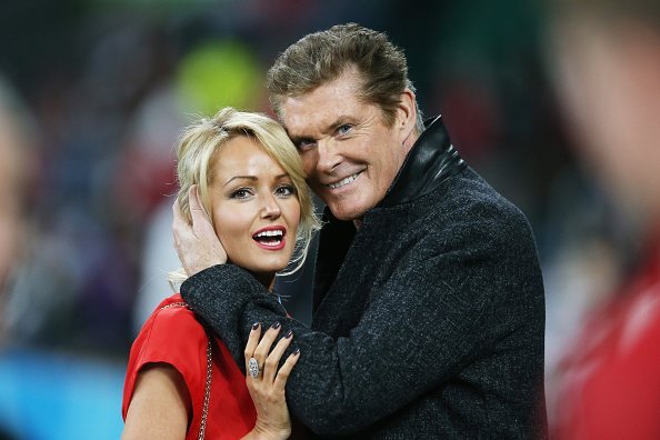 Hayley Roberts und David Hasselhoff, England v Wales - Group A: Rugby World Cup 2015 | Quelle: Getty Images