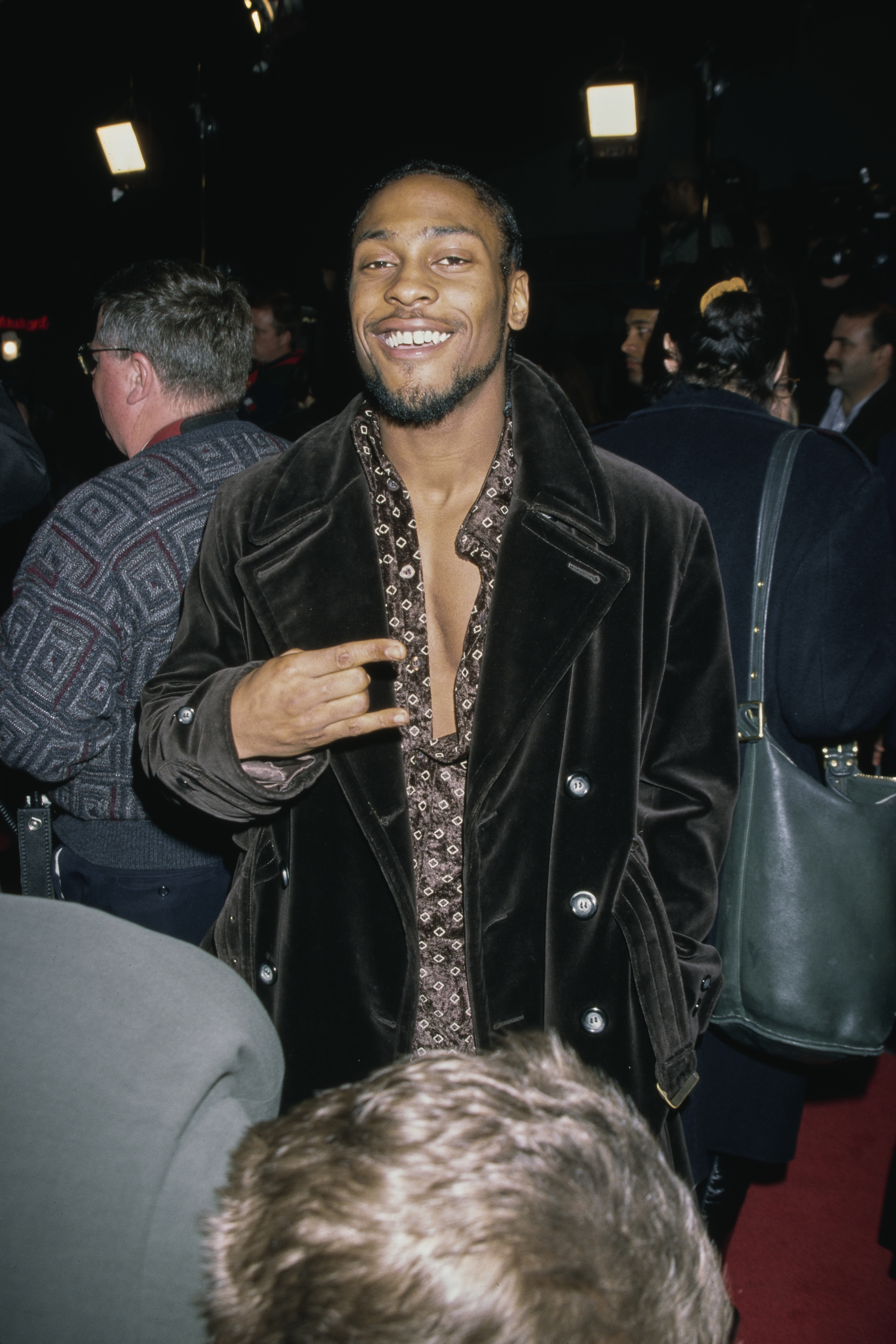D'Angelo attends the Hollywood premiere of "Jackie Brown," held at the Mann Village Theatre in Los Angeles, California, on December 11, 1997 | Source: Getty Images