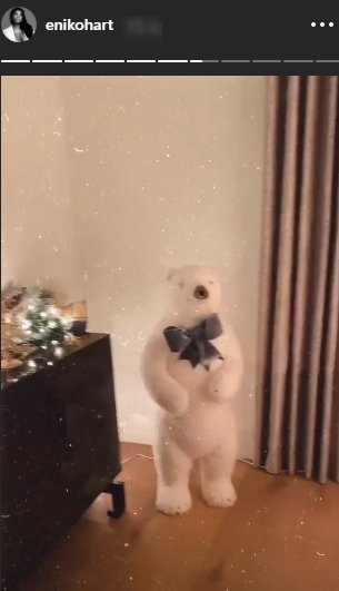 Eniko Hart shares a picture of a decorated polar bear for the christmas season. | Photo: Instagram/Enikohart