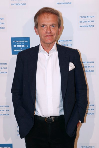 Le Docteur Frédéric Saldmann assiste au Gala de bienfaisance "Stethos d'Or 2019" de la Fondation pour la recherche physiologique le 11 mars 2019 à Paris, France. | Photo | Getty Images Le Docteur Frédéric Saldmann assiste au Gala de bienfaisance "Stethos d'Or 2019" de la Fondation pour la recherche physiologique le 11 mars 2019 à Paris, France. | Photo | Getty Images