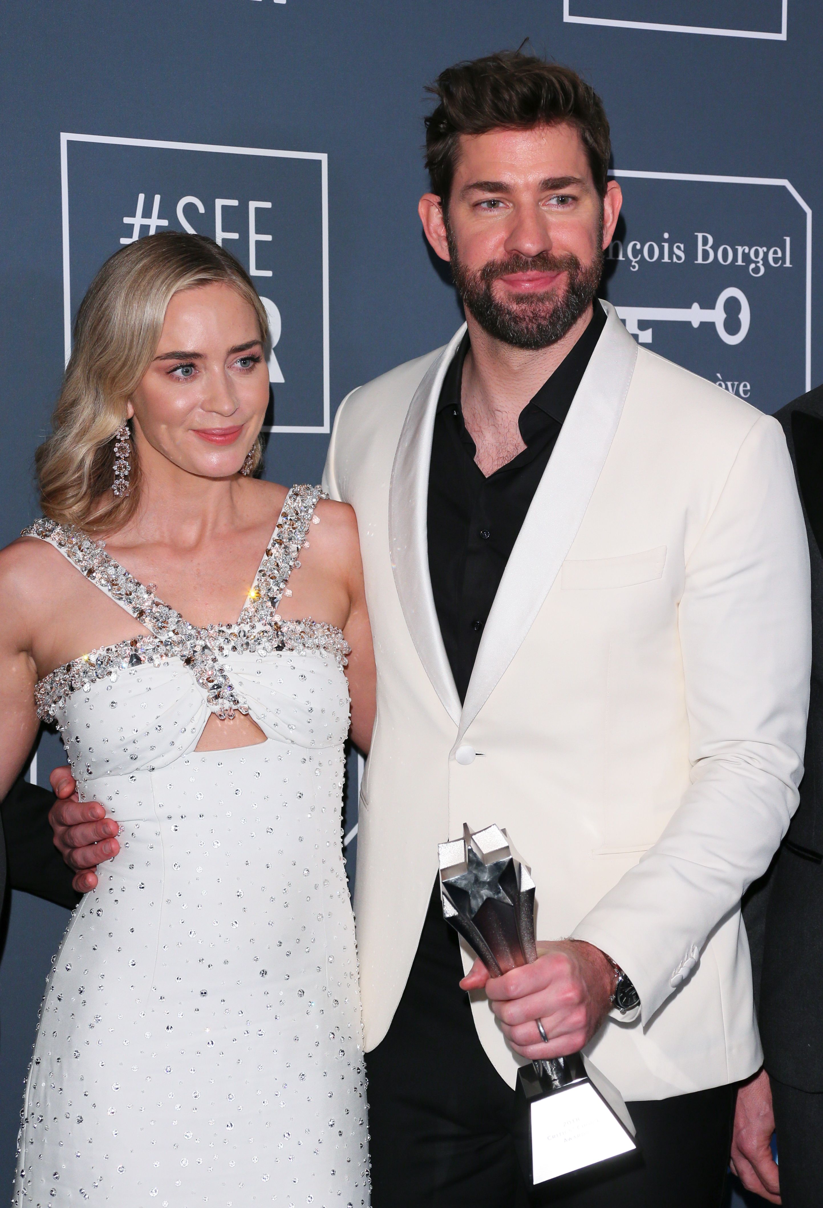 John Krasinski and Emily Blunt poses in the press room during the 24th Critics' Choice Awards at Barker Hangar Santa Monica airport in California,  on January 13, 2019. | Source: Getty Images