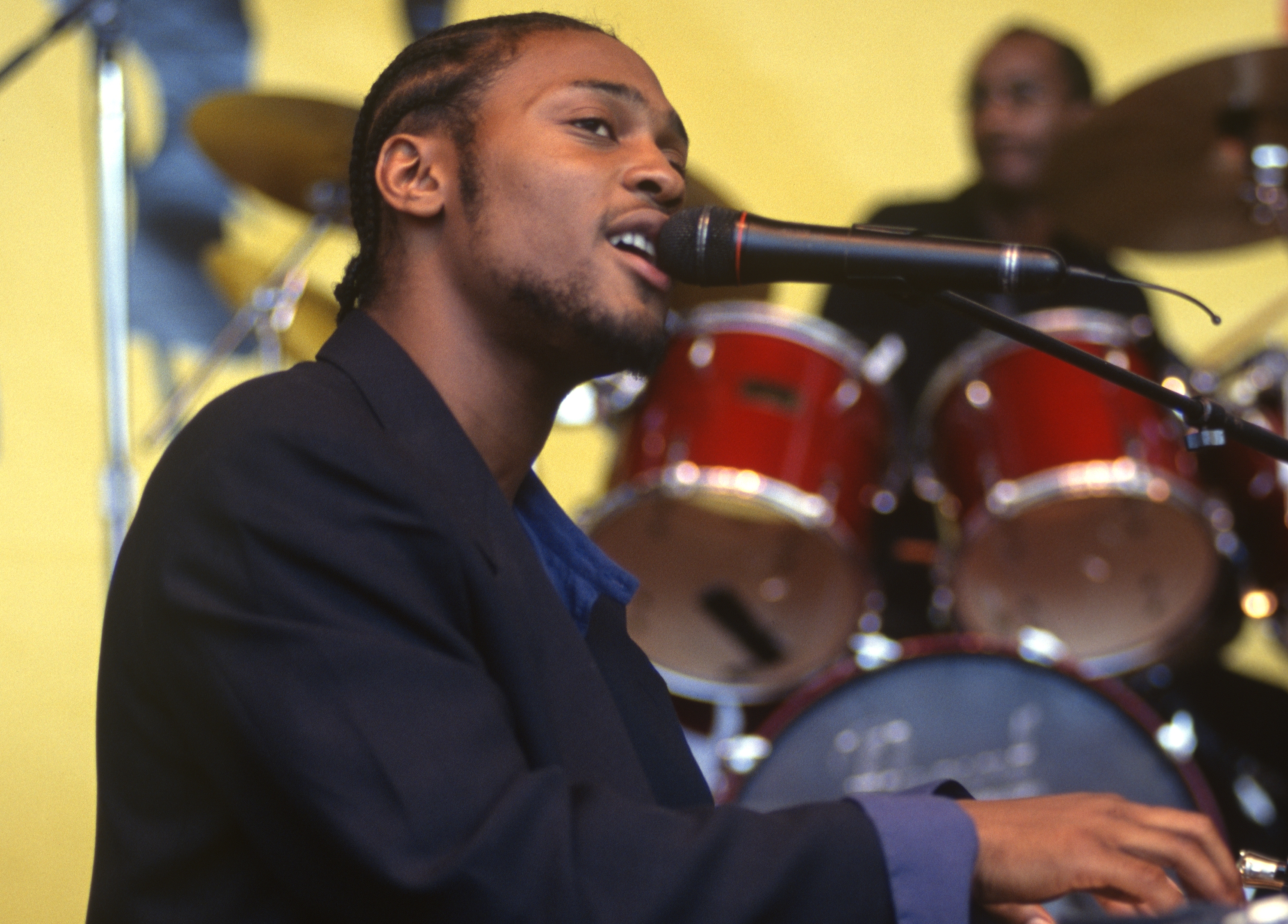 D'Angelo performs during KMEL Summer Jam on August 3, 1996 | Source: Getty Images