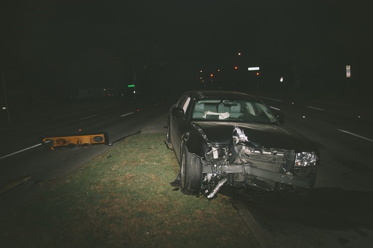 une voiture accidentée / Photo : Unsplash