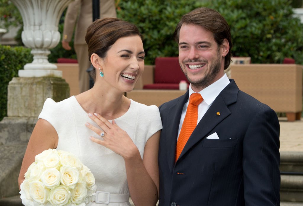 Felix de Luxemburgo y su esposa Claire Lademacher después de su boda civil en Koenigstein, Alemania, el 17 de septiembre de 2013. | Foto: Getty Images.
