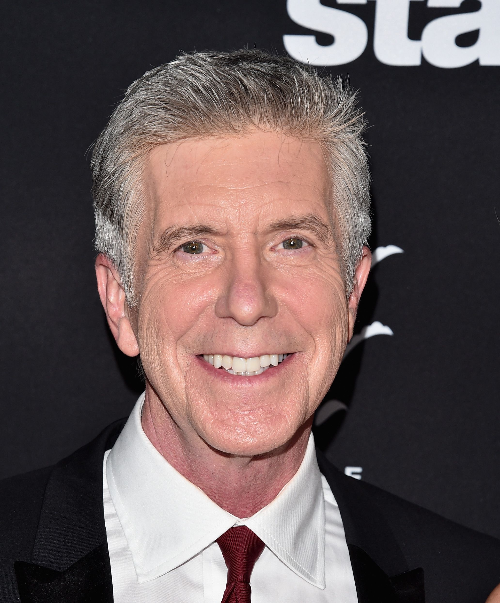 Tom Bergeron at ABC's "Dancing With The Stars" Season 23 Finale at The Grove on November 22, 2016 in Los Angeles, California. | Photo: Getty Images
