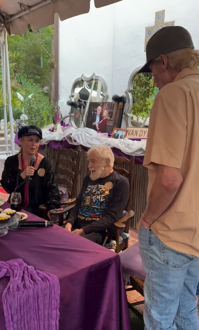 Dick Van Dyke seen with his wife, Arlene Silver in a clip posted on December 1, 2025 | Source: Instagram/alauravandyke