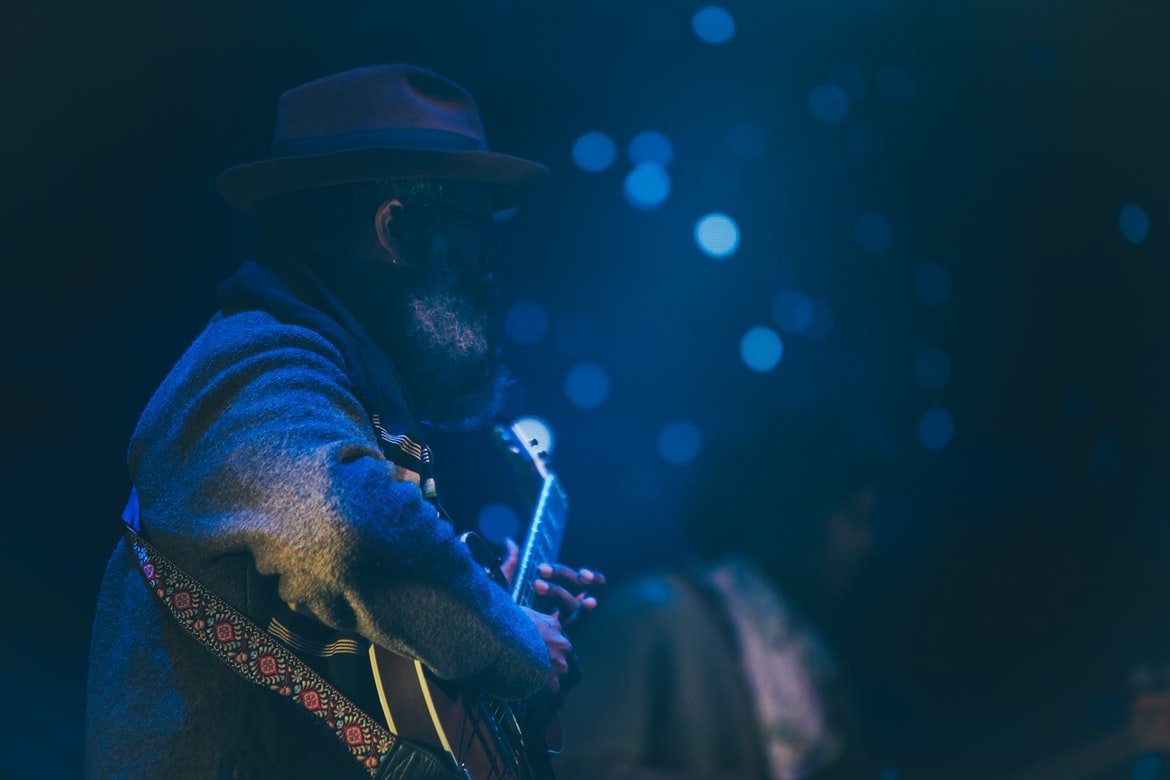 The man had once been a famous blues dancer and singer | Source: Unsplash