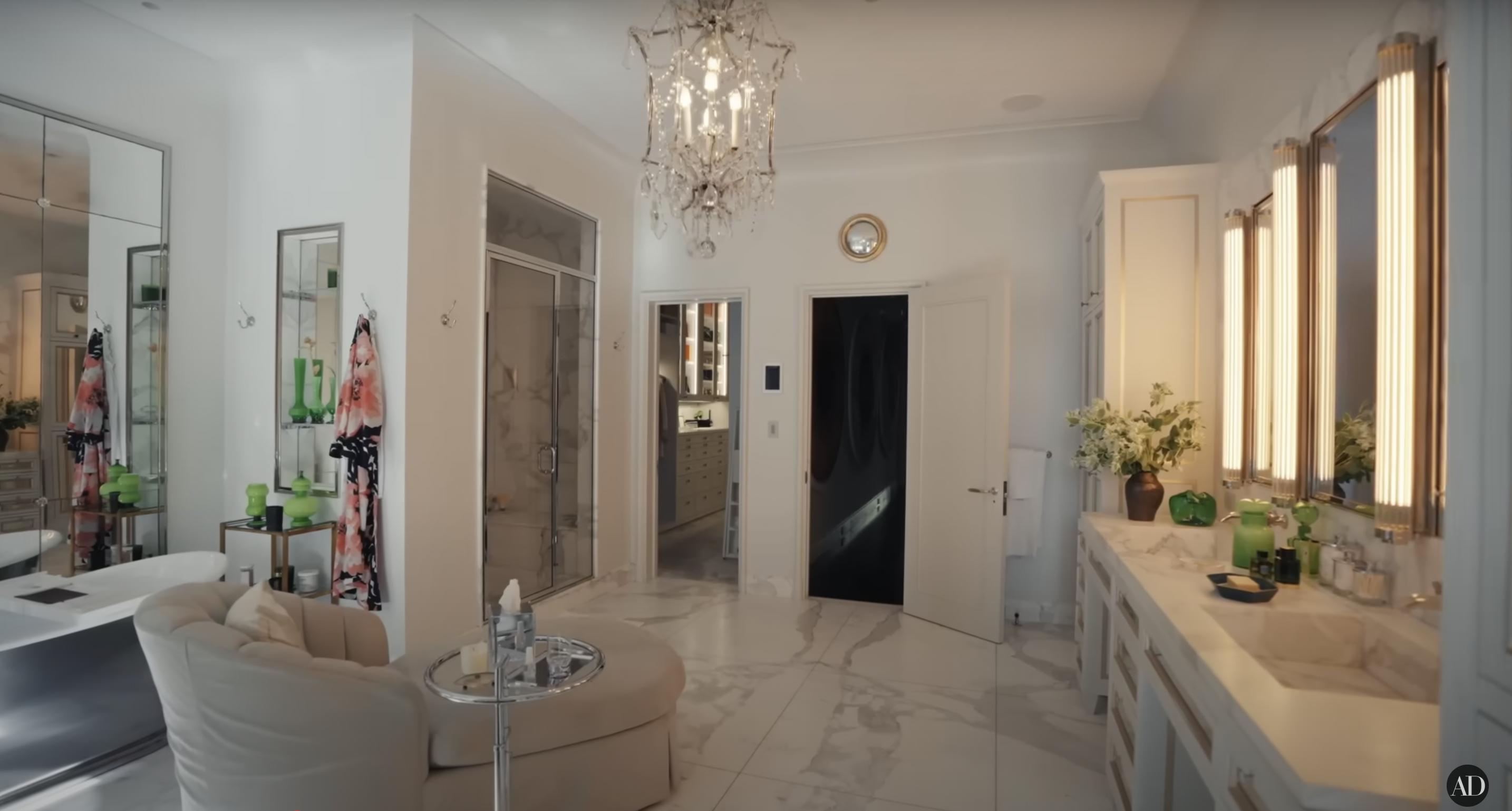 Kelly Ripa and Mark Consuelos' bedroom inside their New York townhouse, dated December 10, 2024 | Source: YouTube/@Archdigest